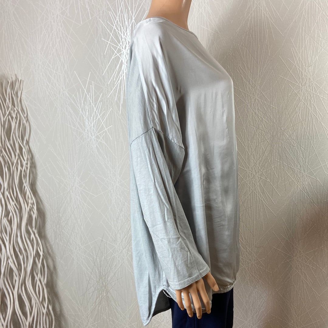 Blouse satinée asymétrique col bateau Made In Italy