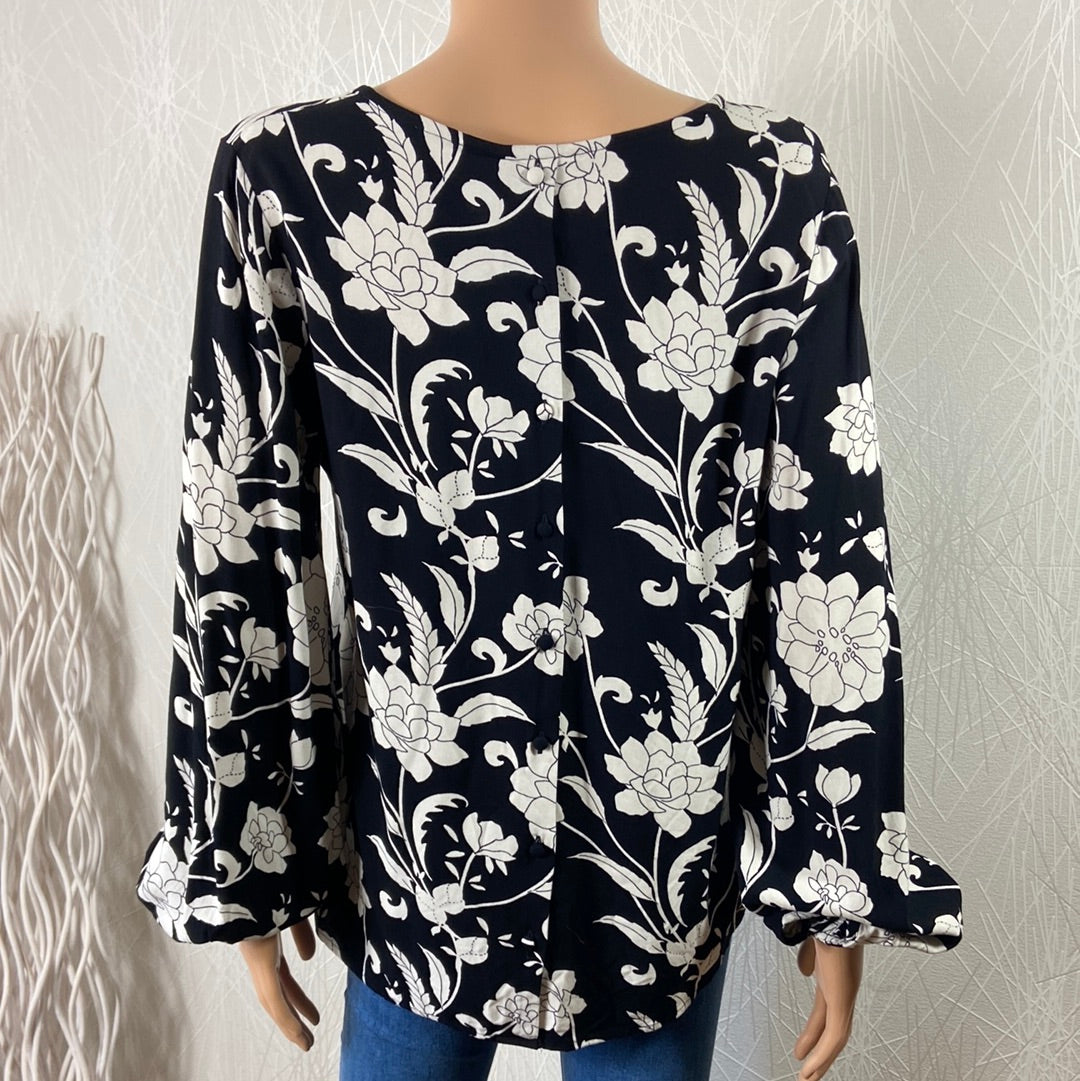 Blouse noire motif fleurs blanche col V Ihnasreen Ichi