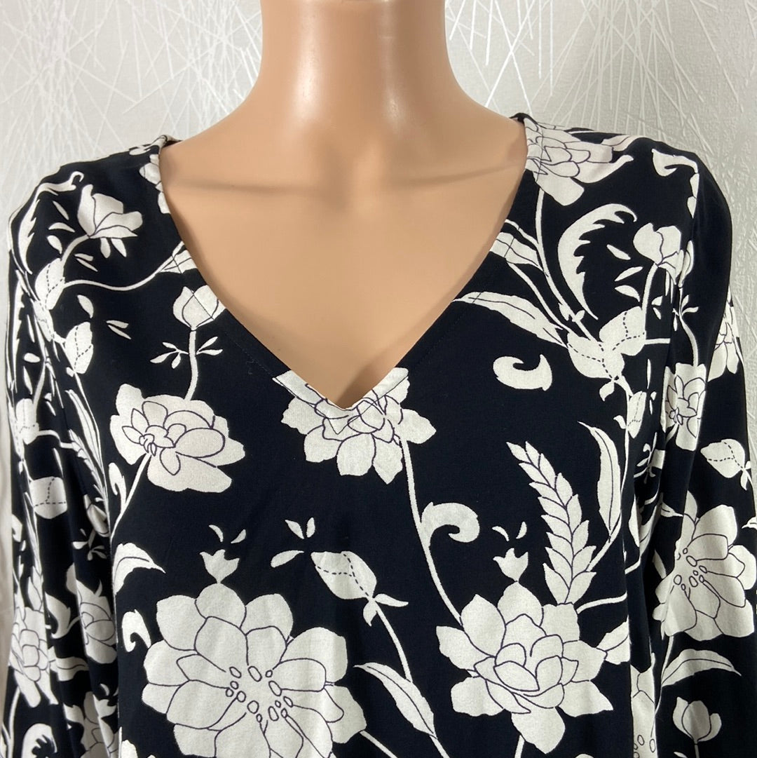 Blouse noire motif fleurs blanche col V Ihnasreen Ichi