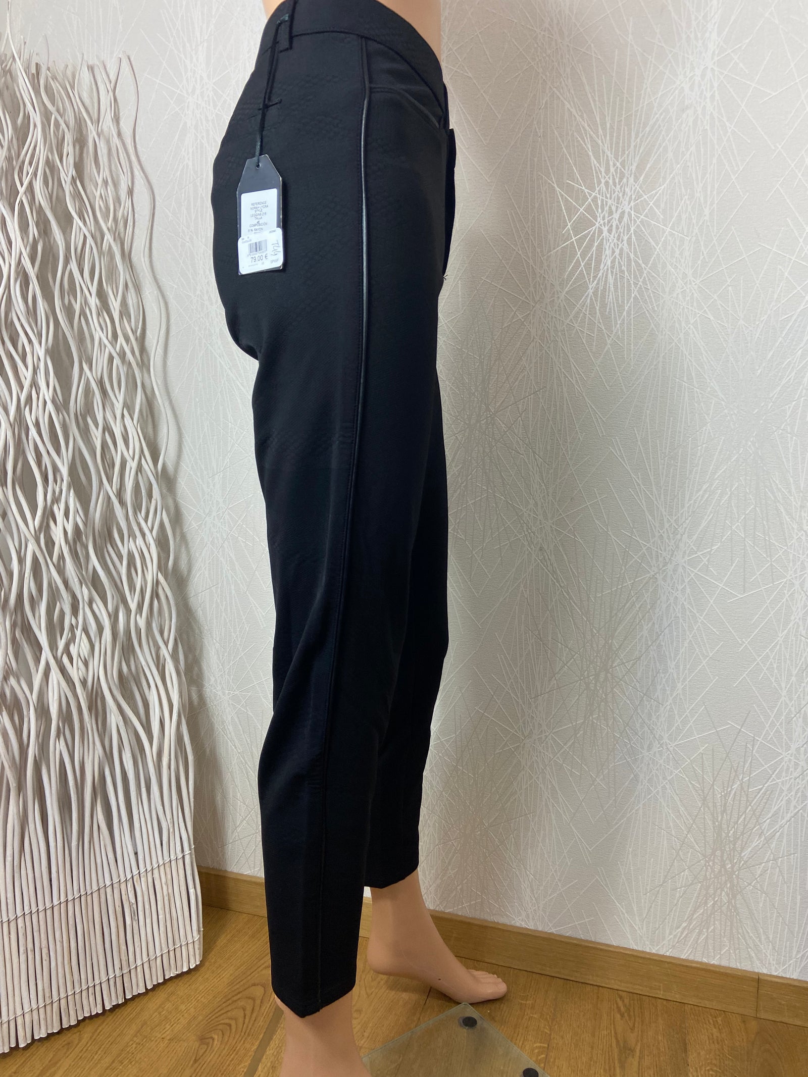 Pantalon noir stretch taille haute coupe slim Lodn Woman