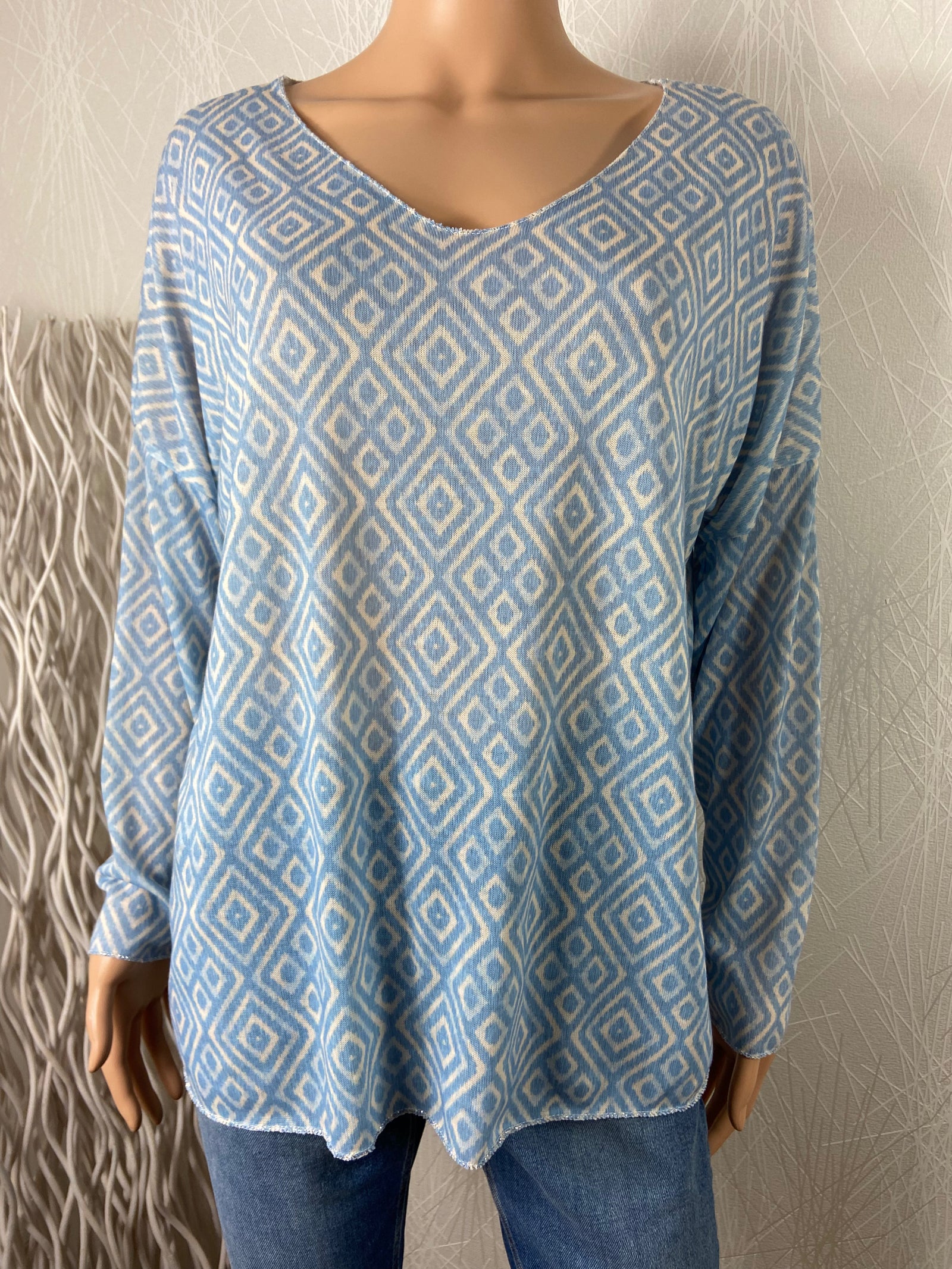 T-shirt bleu manches longues coupe droite et tissu jersey New Collection