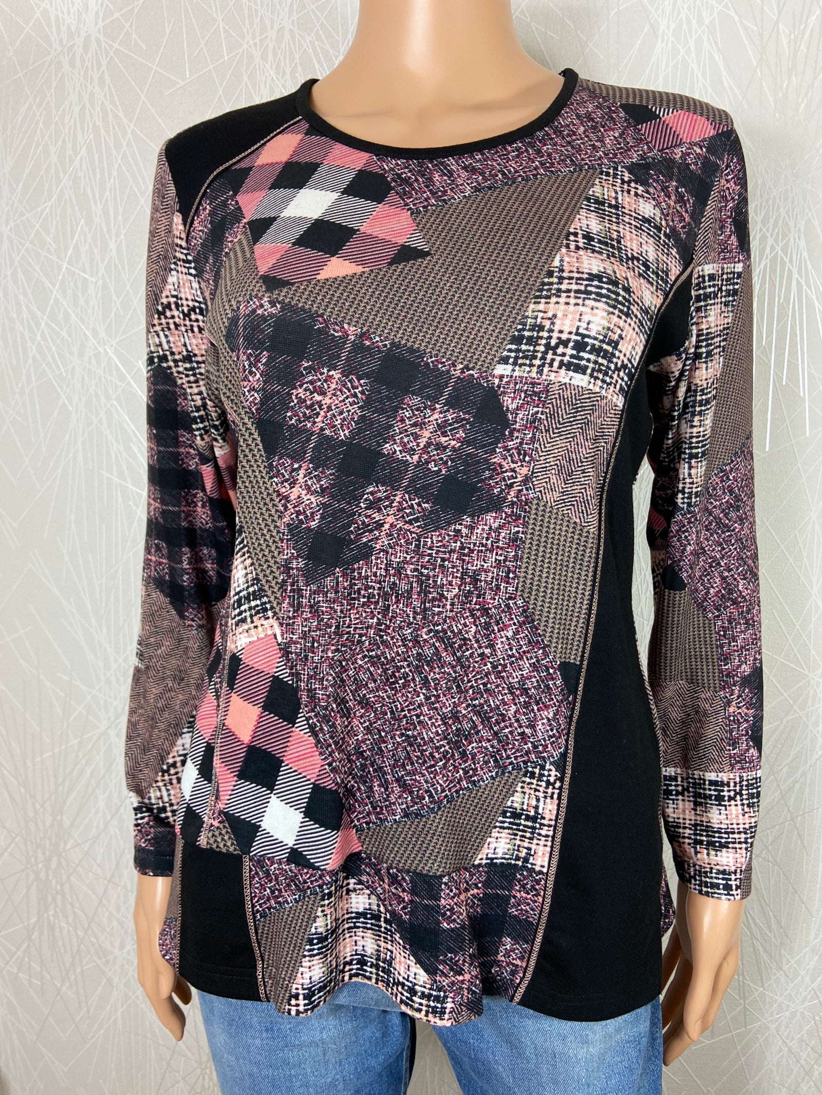 Top rose et noir manches longues jersey motifs géométriques Guy Dubouis