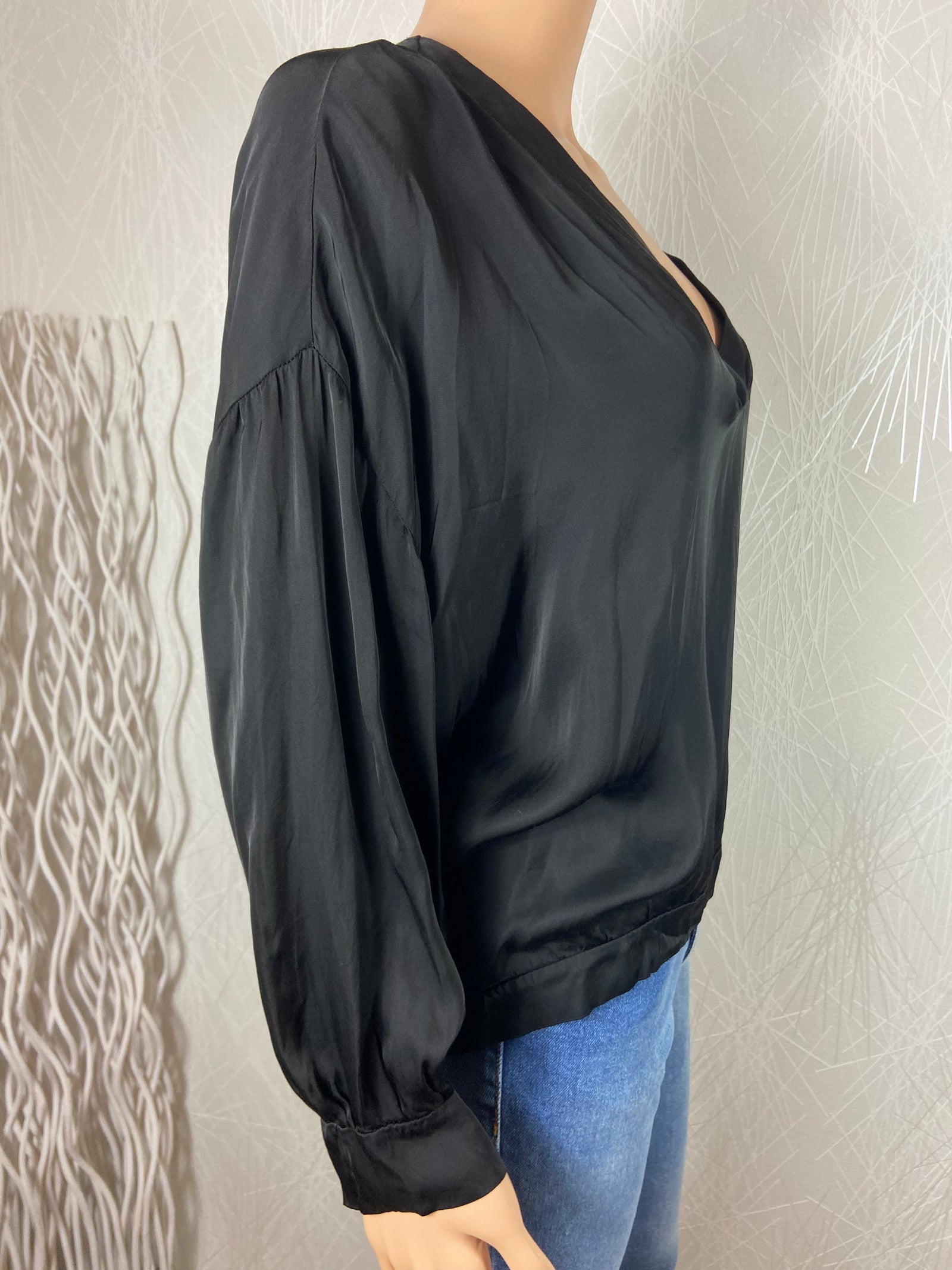 Blouse noire satinée ample manches 3/4 Pako Lito