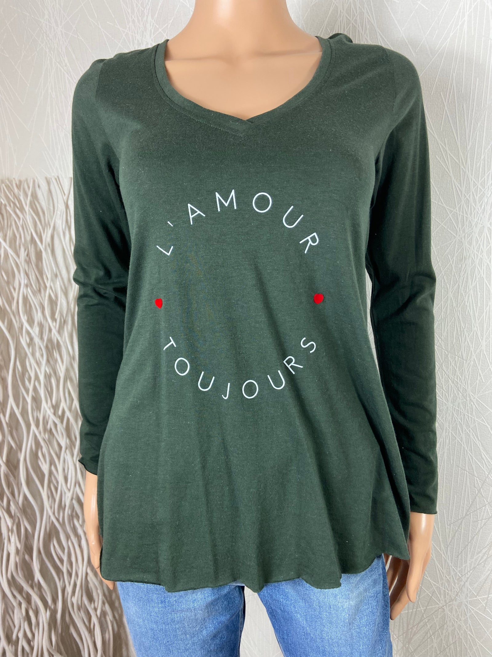T-shirt kaki manches longues modèle L'Amour Toujours