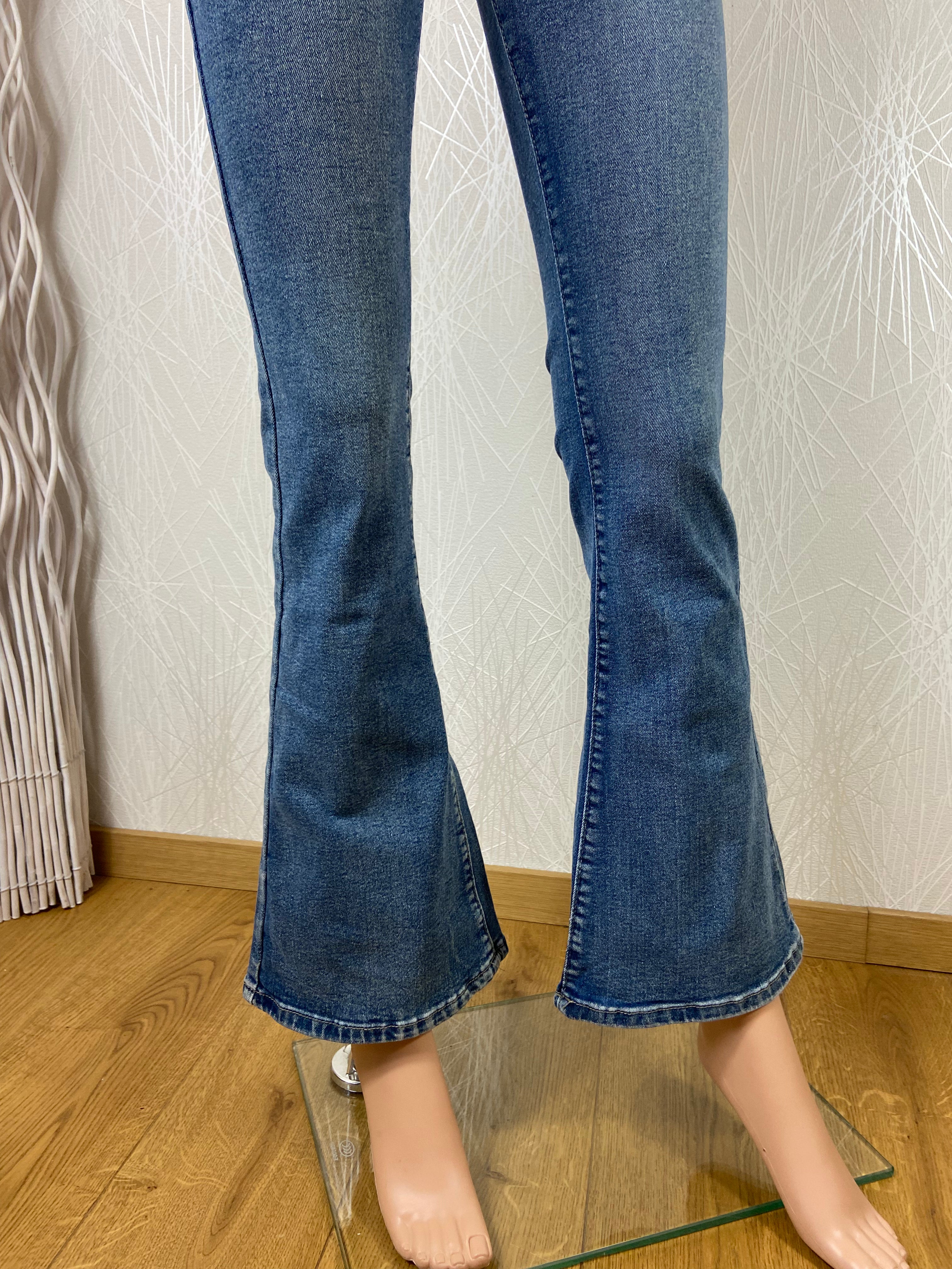 Jean taille haute coupe bootcut denim 100% coton Dorado - Offre-Unique