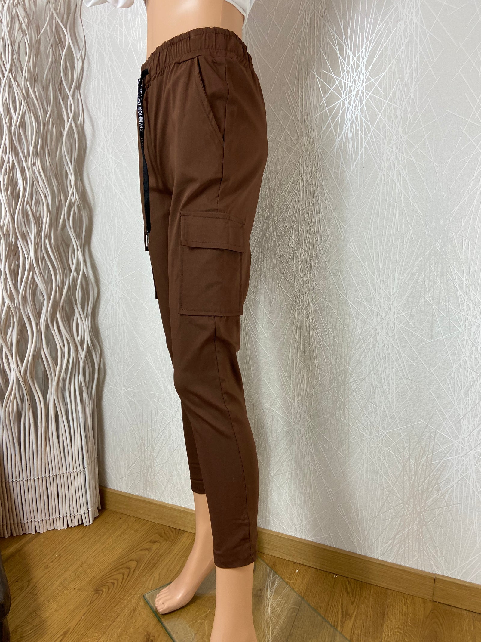 Pantalon brun taille haute coupe slim élastique - Offre-Unique