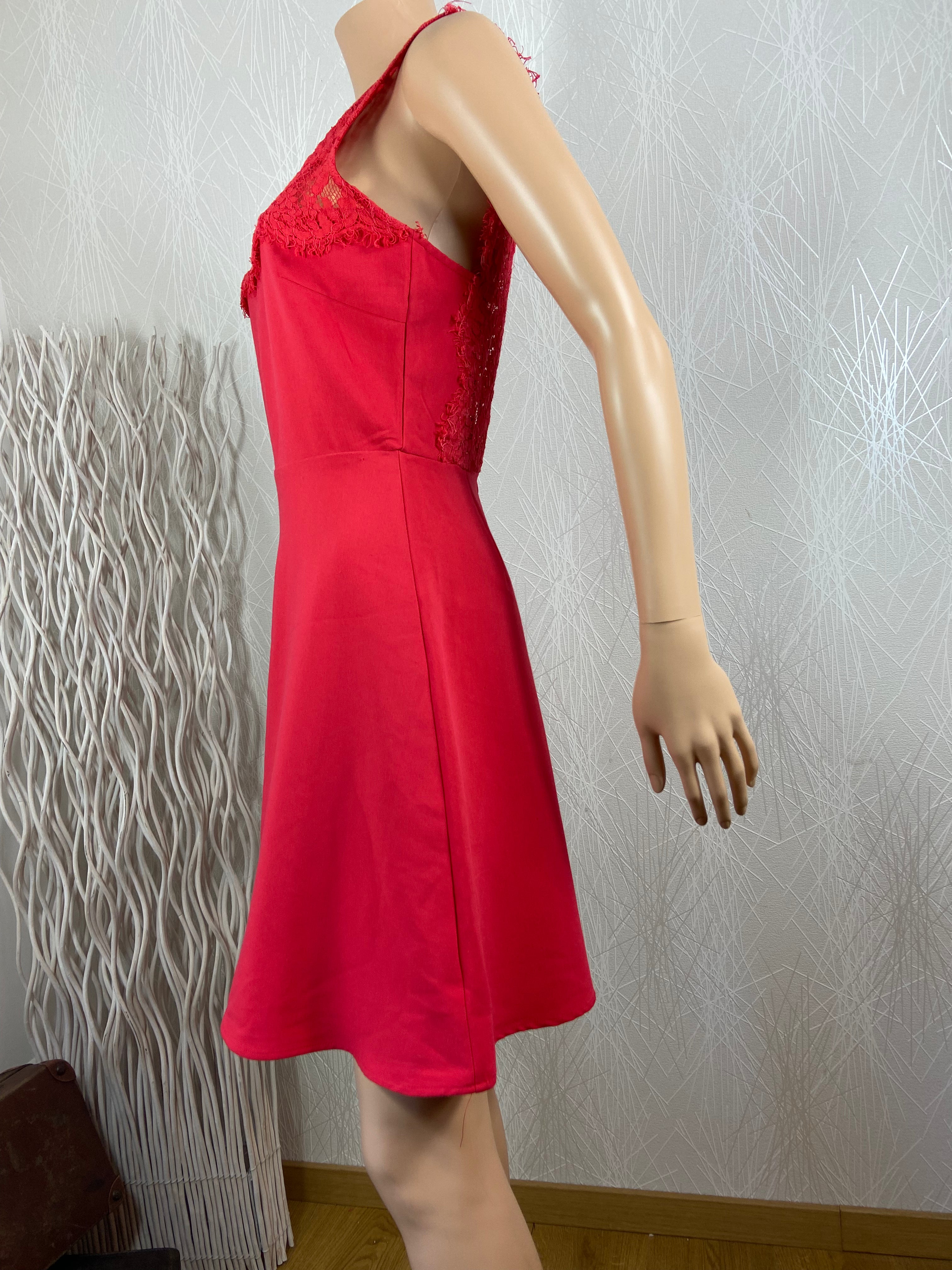 Robe midi rouge fuchsia dentelle dos ajouré Grace & Mila - Offre-Unique