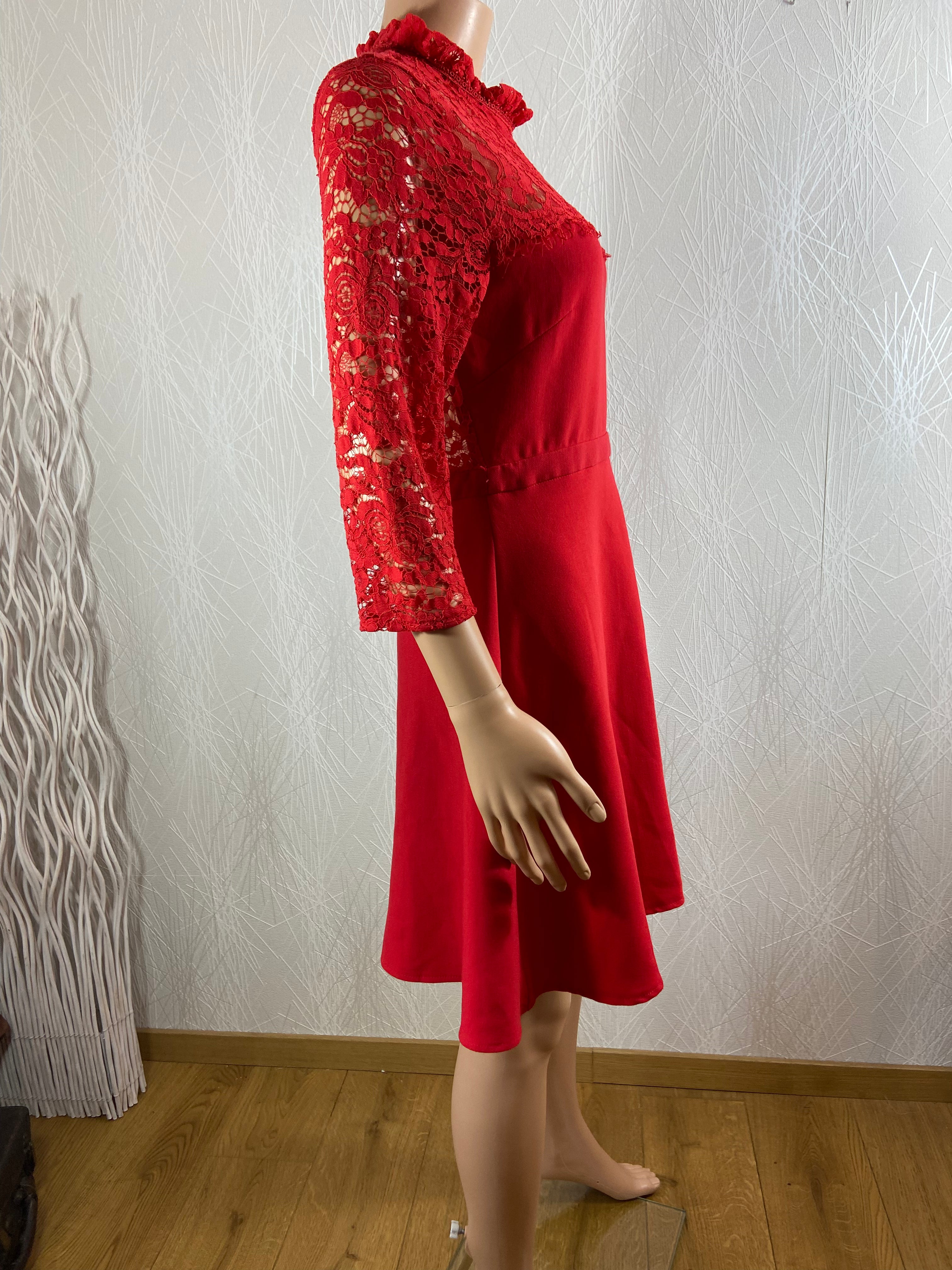 Robe rouge élégante dentelle dos ouvert manches 3/4 Grace & Mila - Offre-Unique