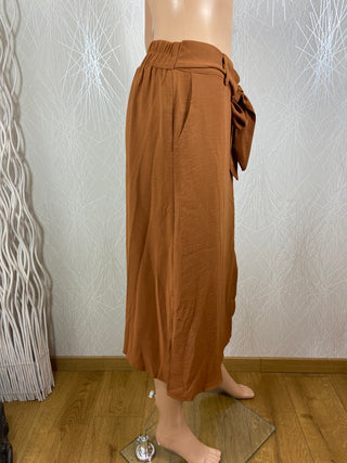 Jupe midi brune boutonnee avec flot Breal Offre Unique