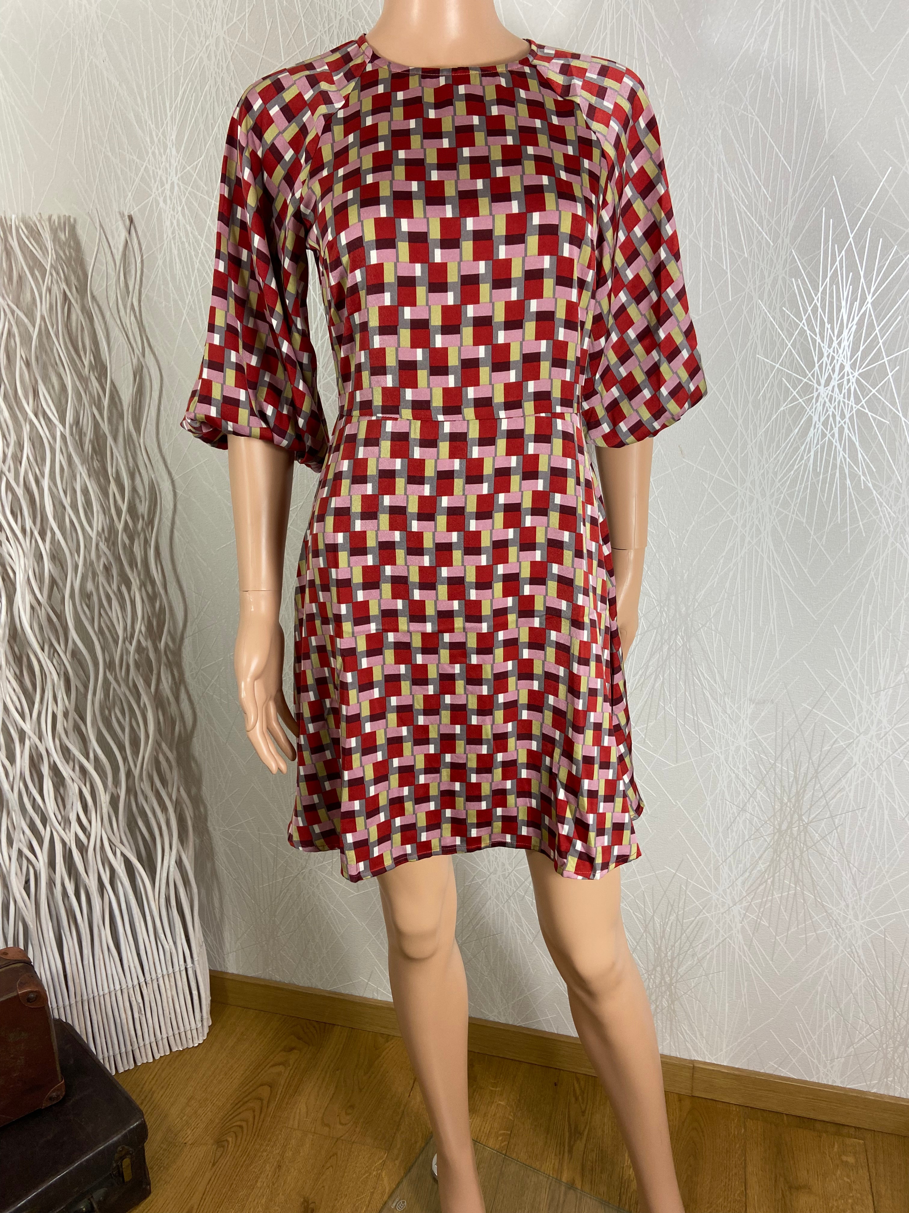 Robe style 60's manches 3/4 motifs géométriques Traffic People - Offre-Unique