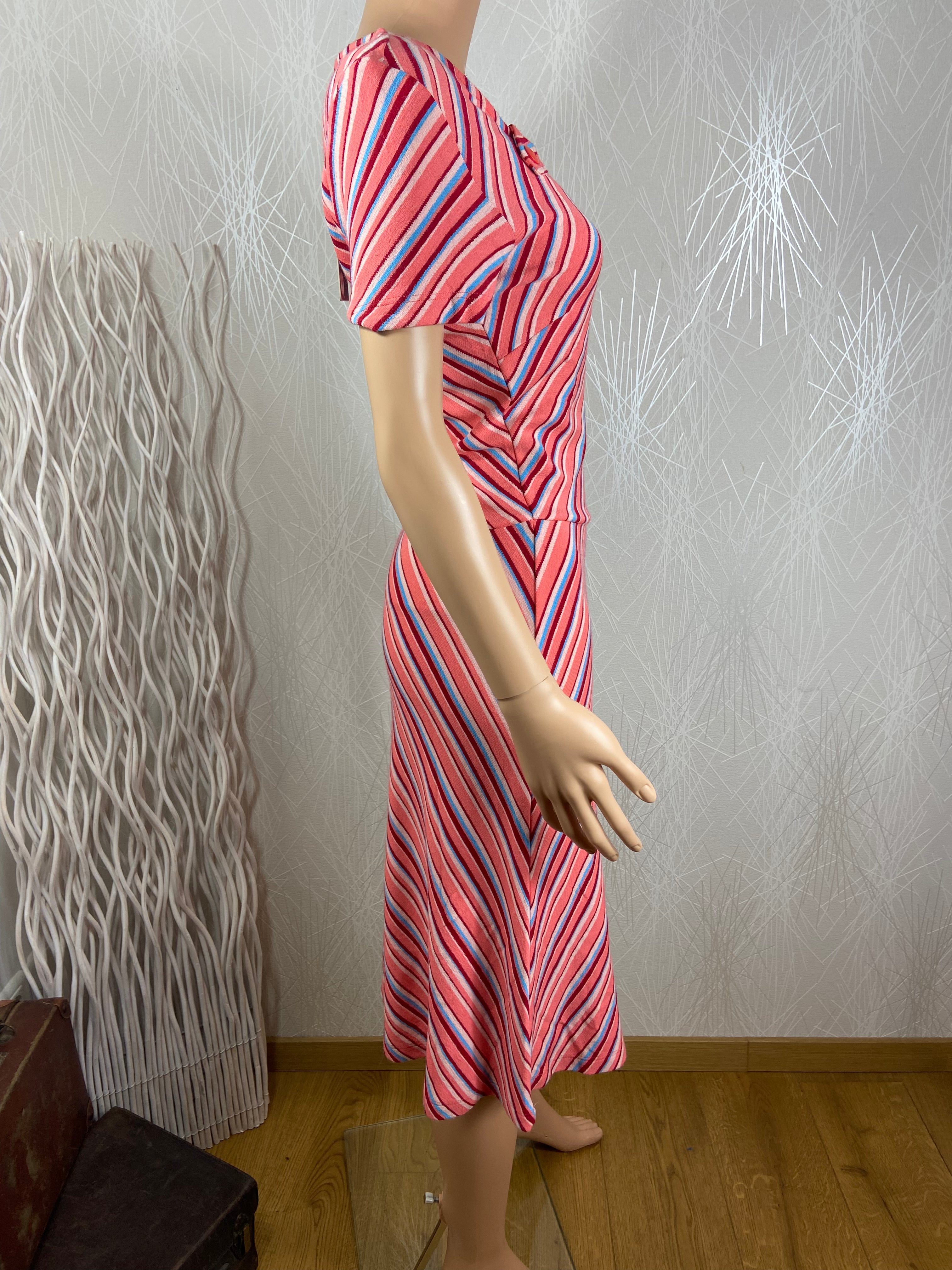 Robe midi rose rayée style vintage Who’S That Girl - Offre-Unique