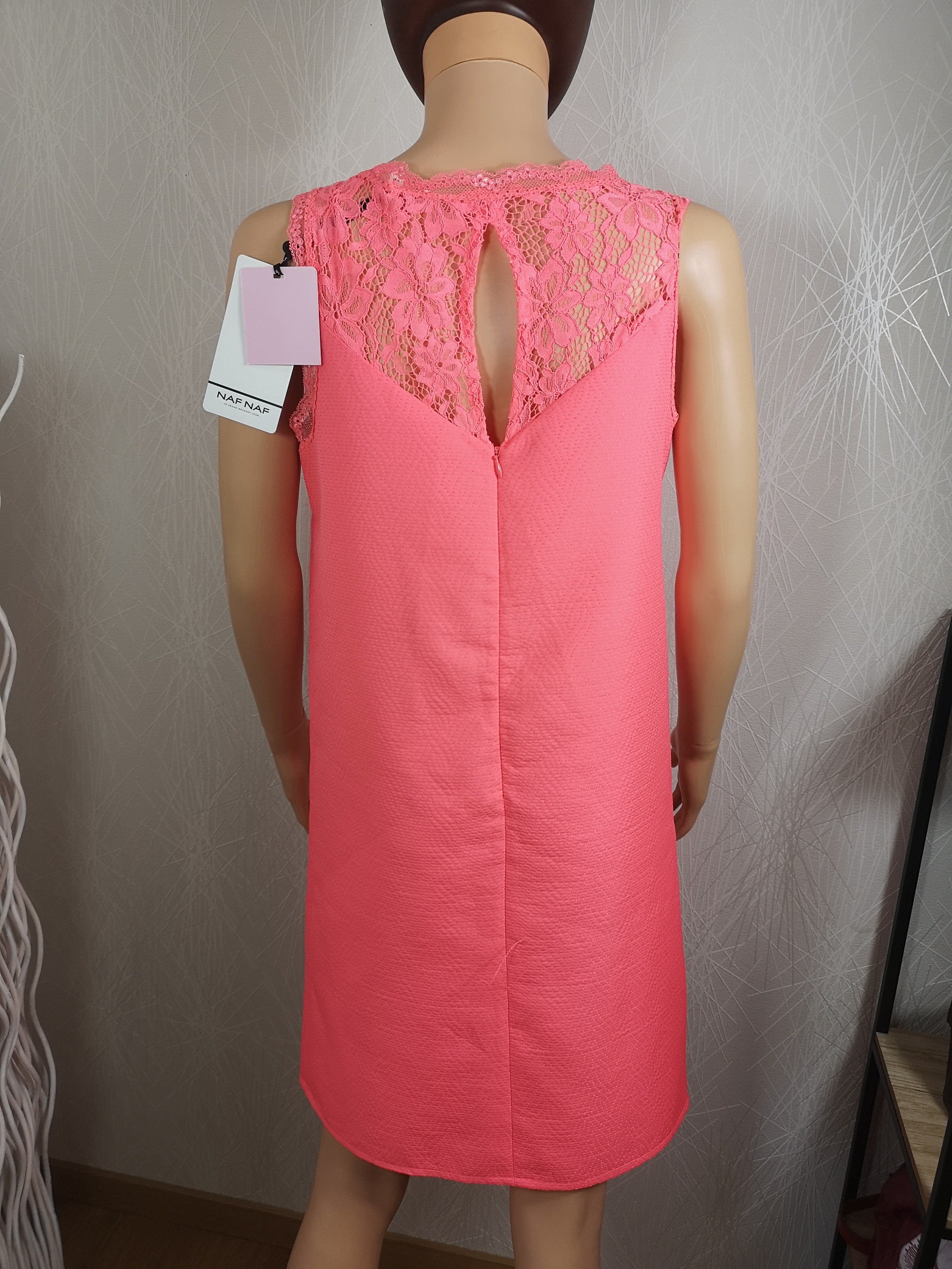 Robe l g re dentelle rose coupe droite Naf Naf