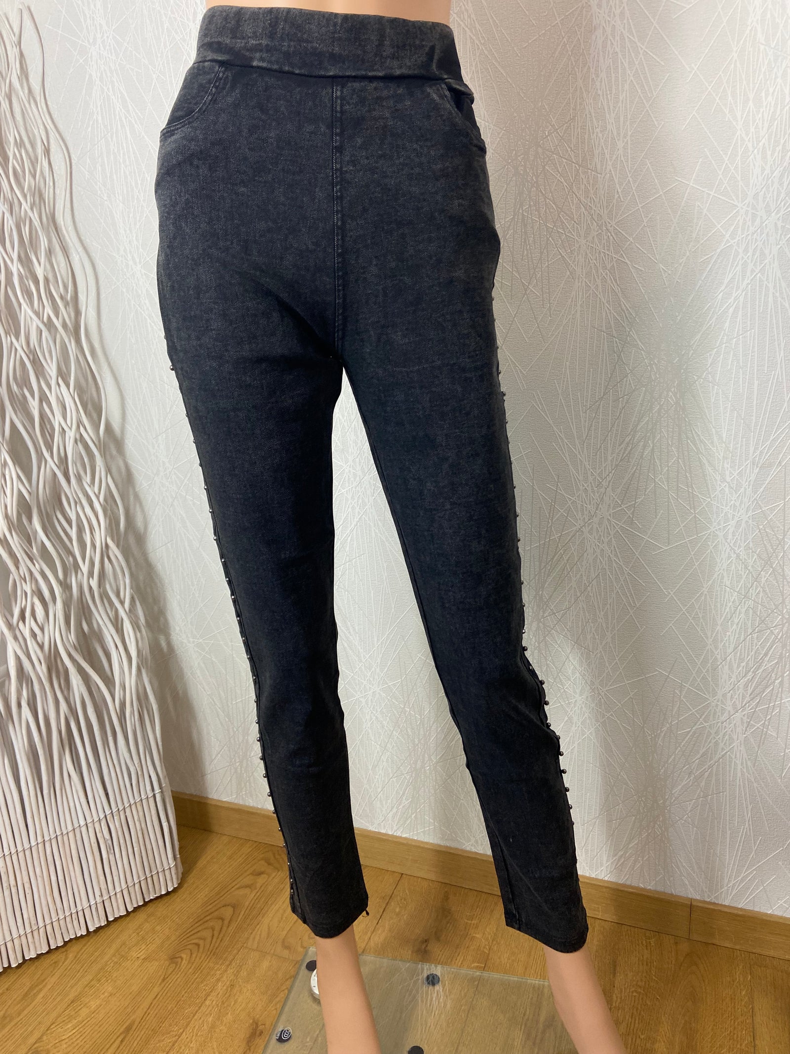 Pantalon slim noir délavé femme perle Cherry Berry