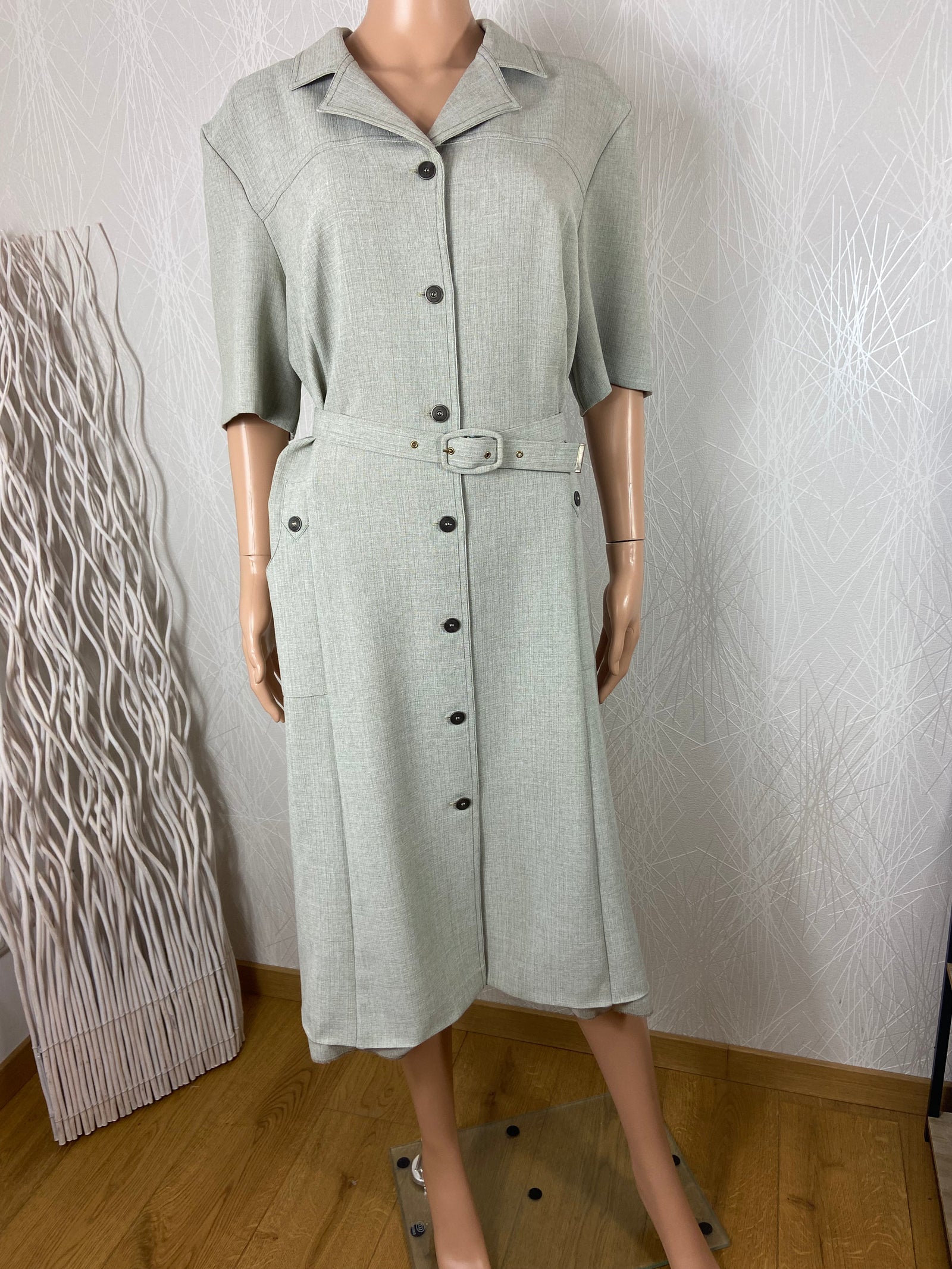 Robe gris clair manches courtes grande taille Gévana