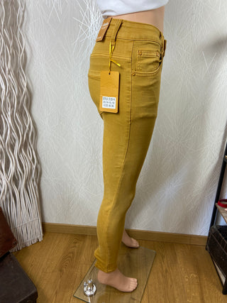 Jeans moutarde coupe slim confortable Idodo Offre Unique