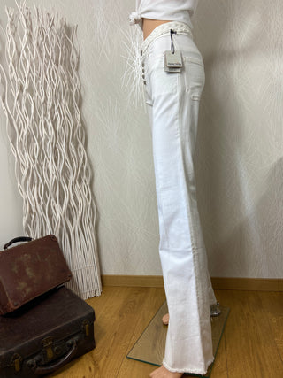 Jean blanc ajusté jambes évasées taille haute modèle New Dahlia White Notify Jeans