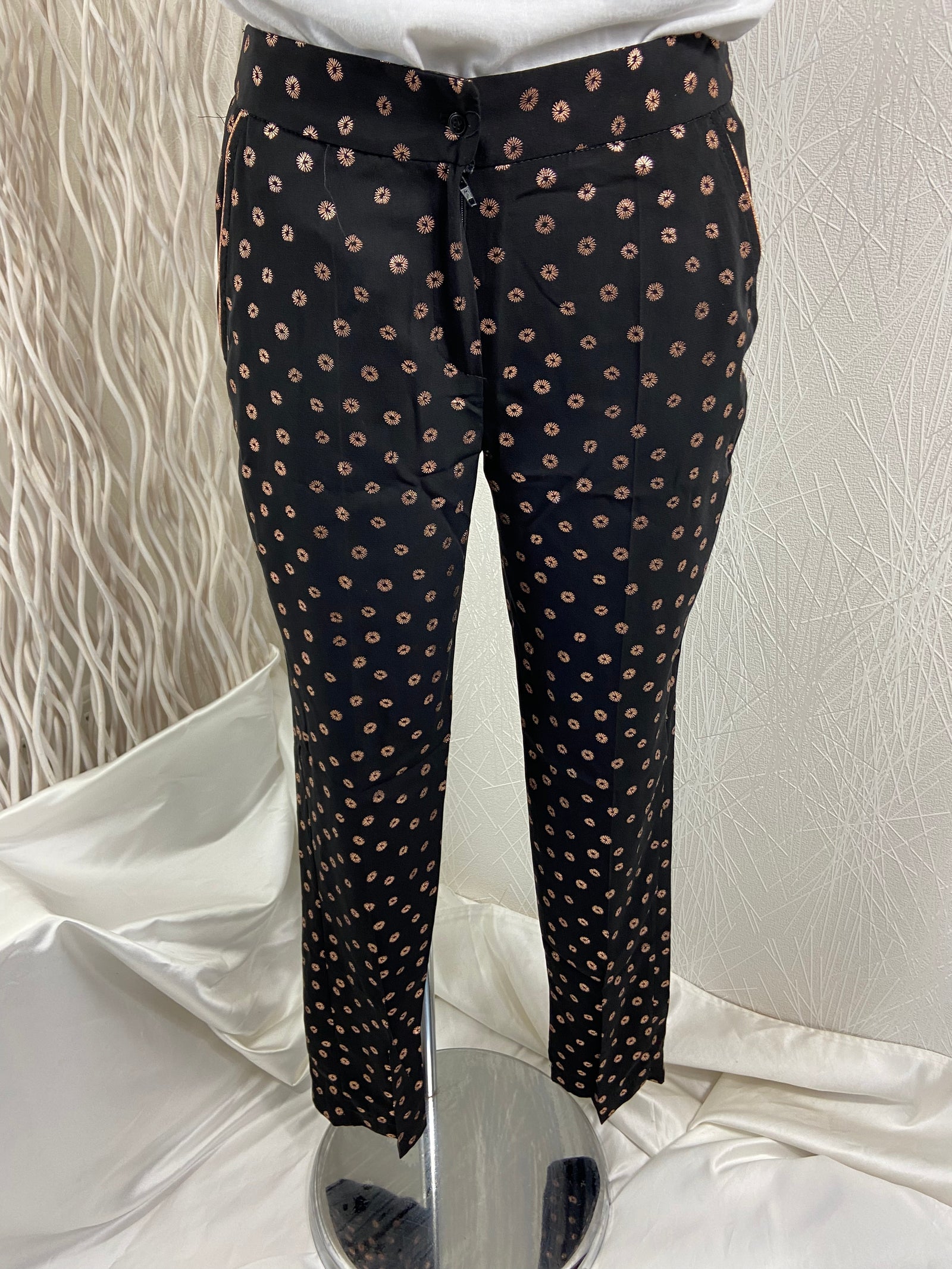 Pantalon fluide léger noir et or coupe droite Sweed Paris