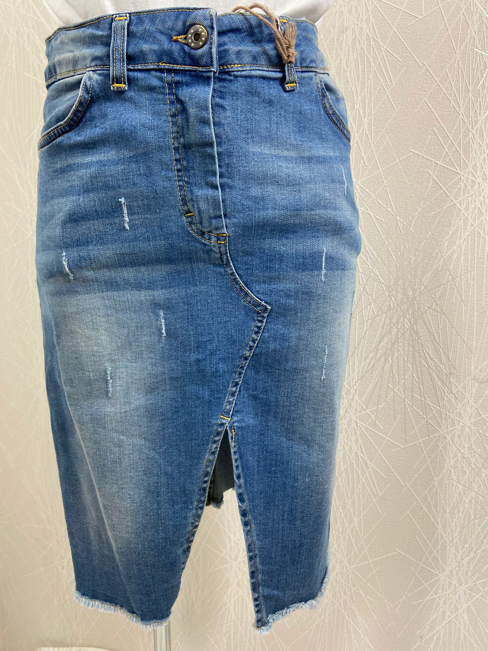 Jupe jeans avec ourlet effiloché Made In Italy