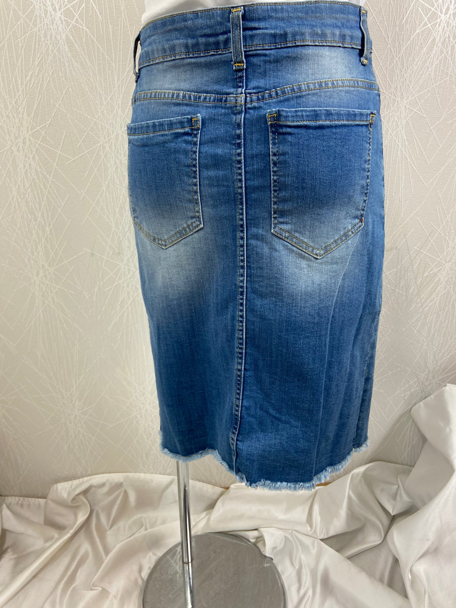 Jupe jeans avec ourlet effiloché Made In Italy