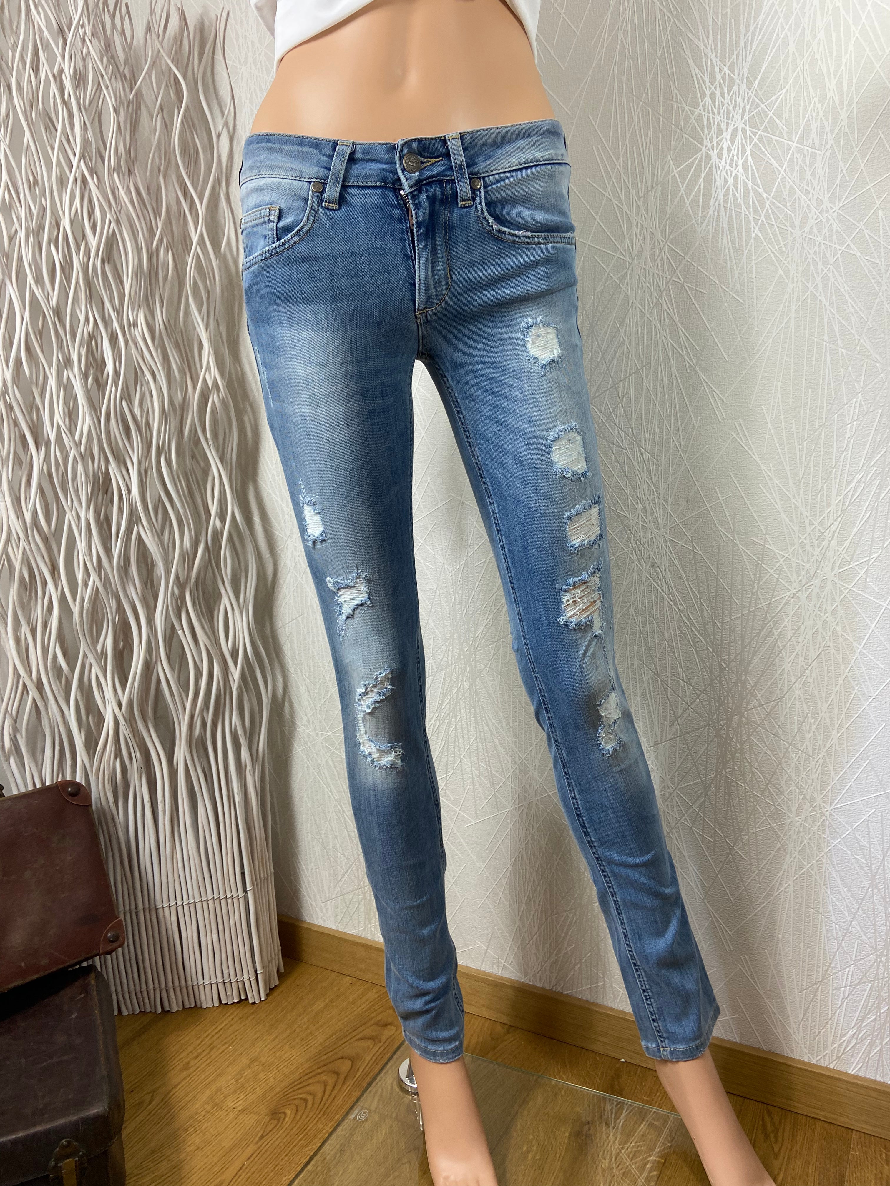 Jeans denim déchiré coupe slim modèle Bottom Up Slim leg Liu Jo