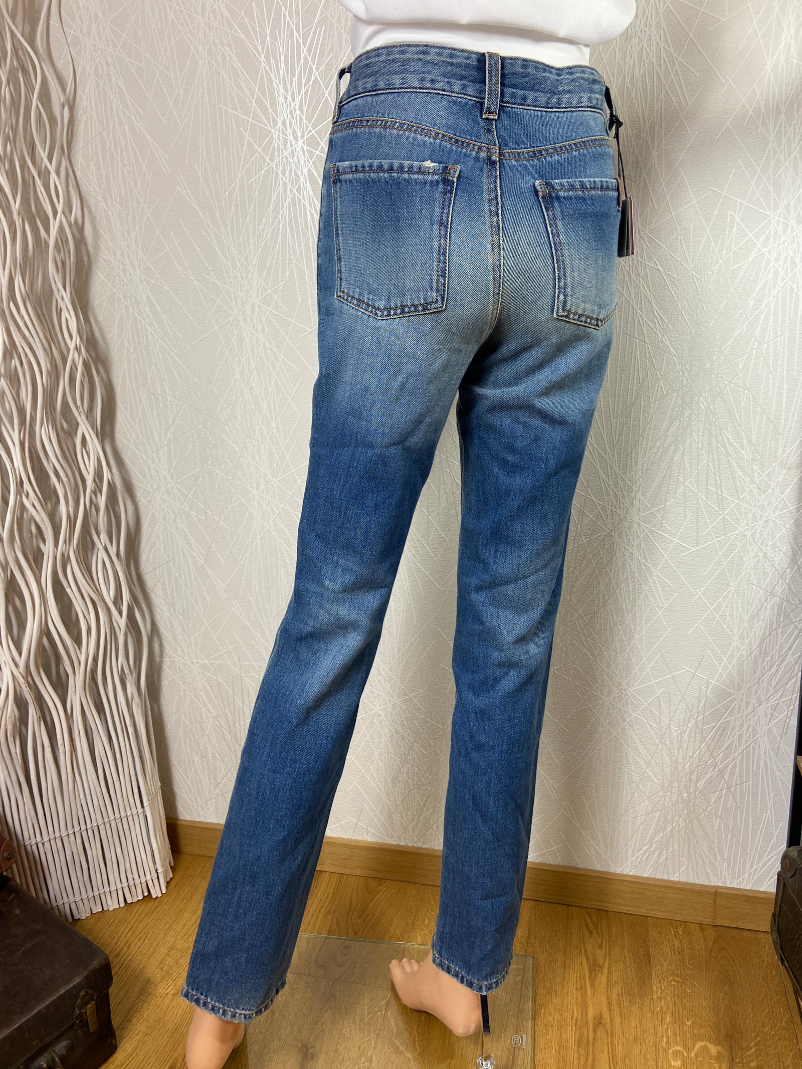 Jean bleu coupe droite taille haute modèle Vintage Straight Denim Used Notify Jeans