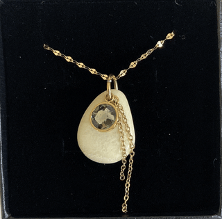 Collier avec pendentif cristal Swarovski et pierre blanche Bohm
