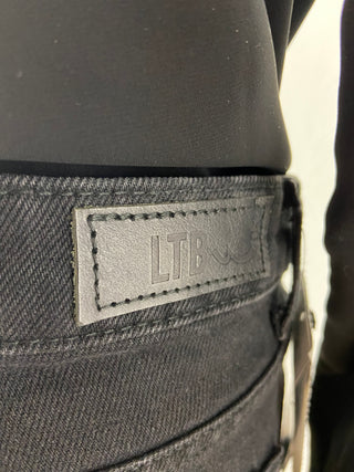 Jeans slim noir ultra confortable de la marque LBT