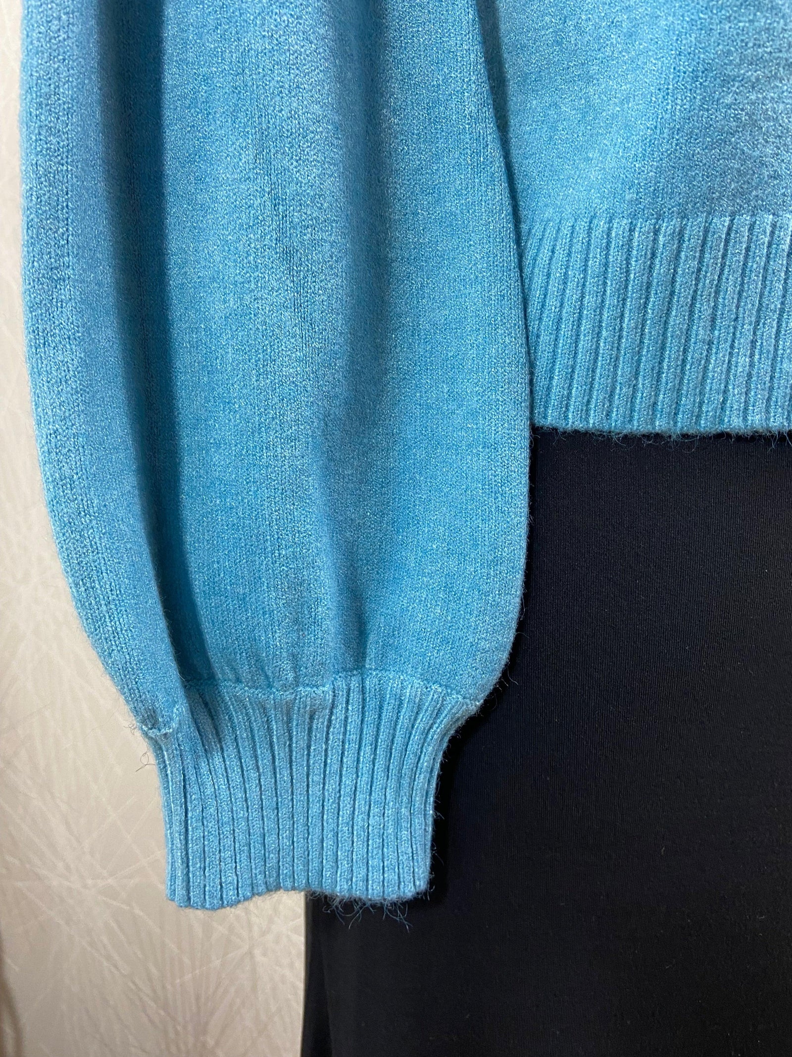 Pullover imprimé bleu strass de la marque Elena Z - Offre-Unique