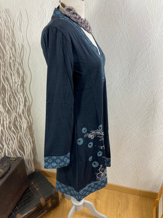 Robe ethnique noire et bleue 100 % coton manches longues Aller Simplement