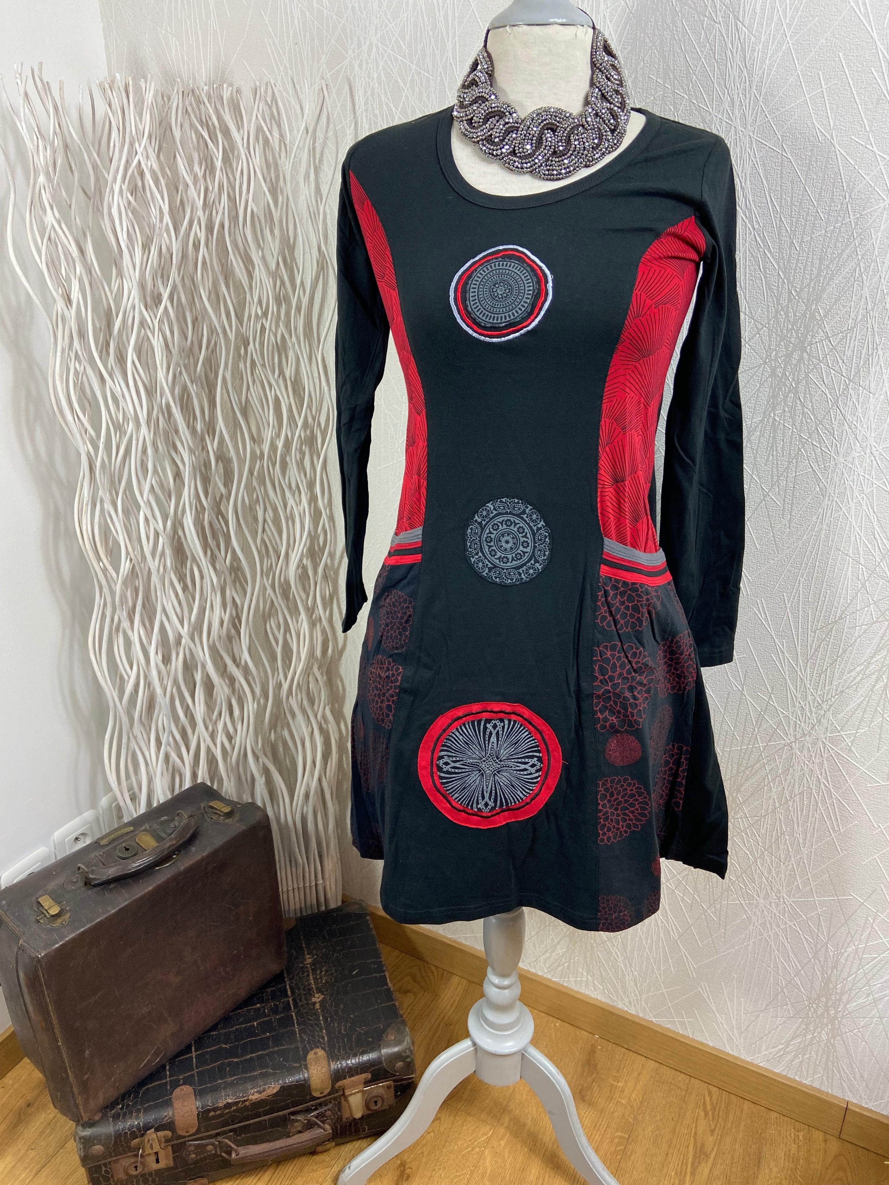 Robe rouge et noire 100 % coton manches longues avec poches Aller simplement - Offre-Unique