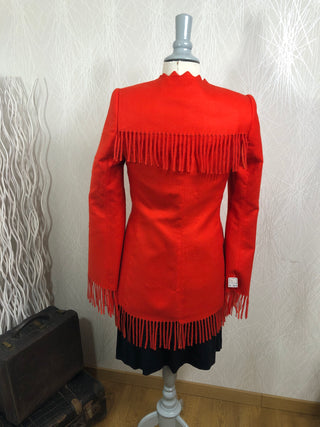 Veste longue orange à frange par le créateur Tabala Paris