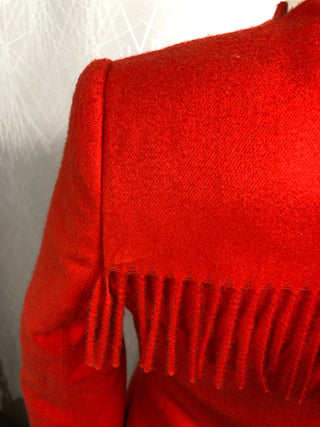Veste longue orange à frange par le créateur Tabala Paris