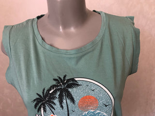 T-shirt vert hawaï coton bio sans manches de MKT Studio
