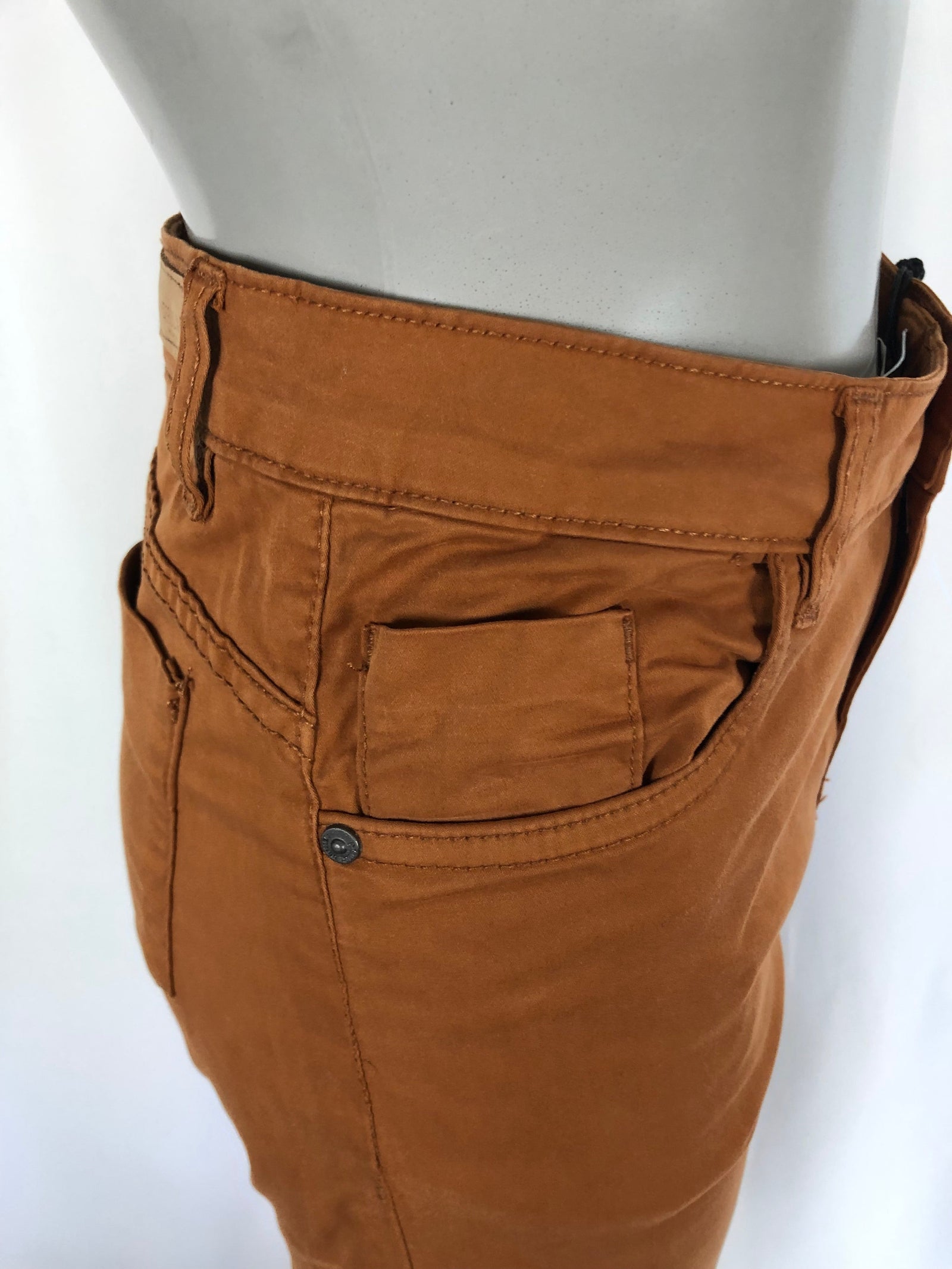 Pantalon coton slim couleur camel souple confortable Deeluxe