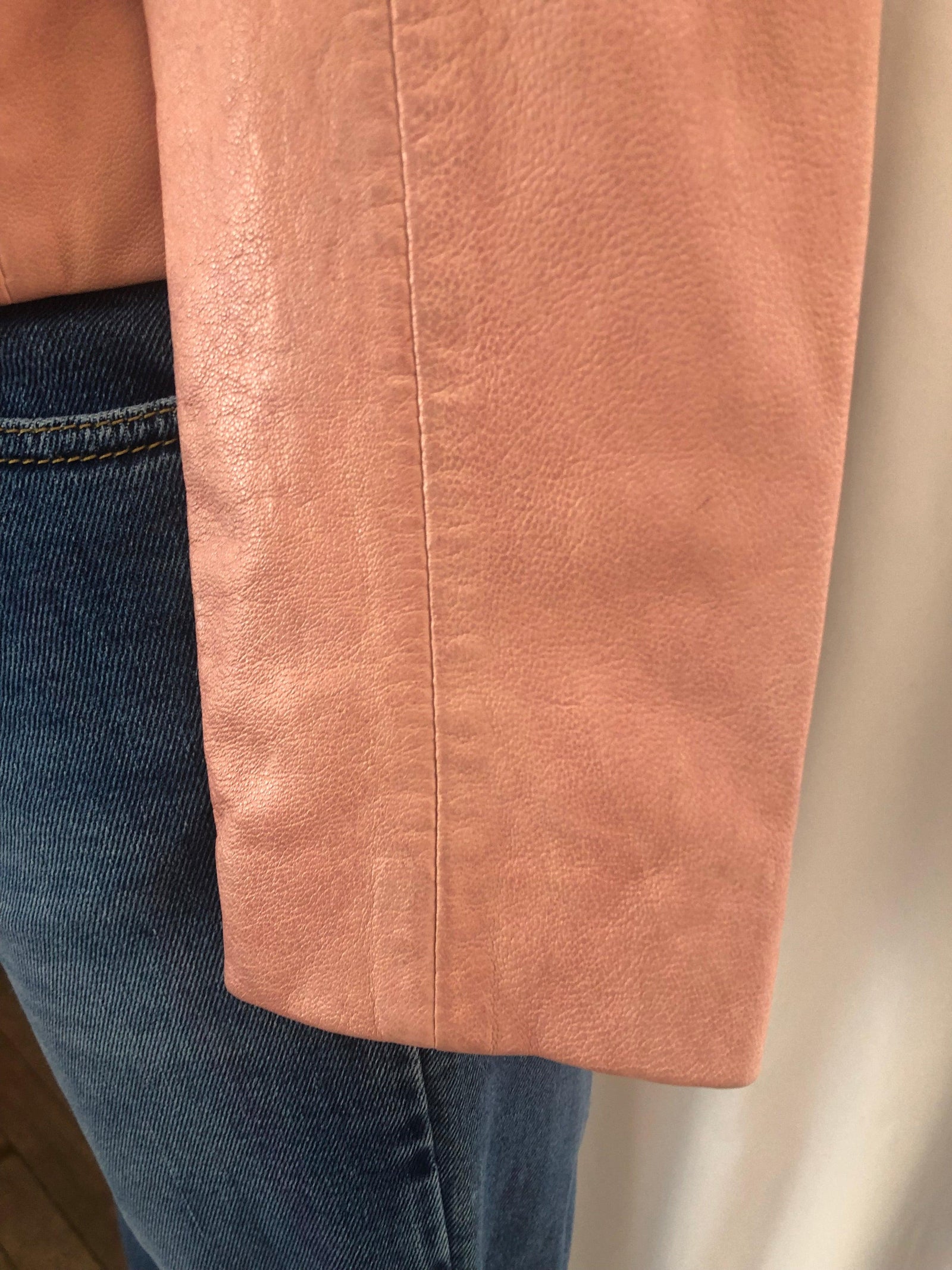 Veste rose en cuir coupe slim ajustée entièrement doublée Gispy - Offre-Unique