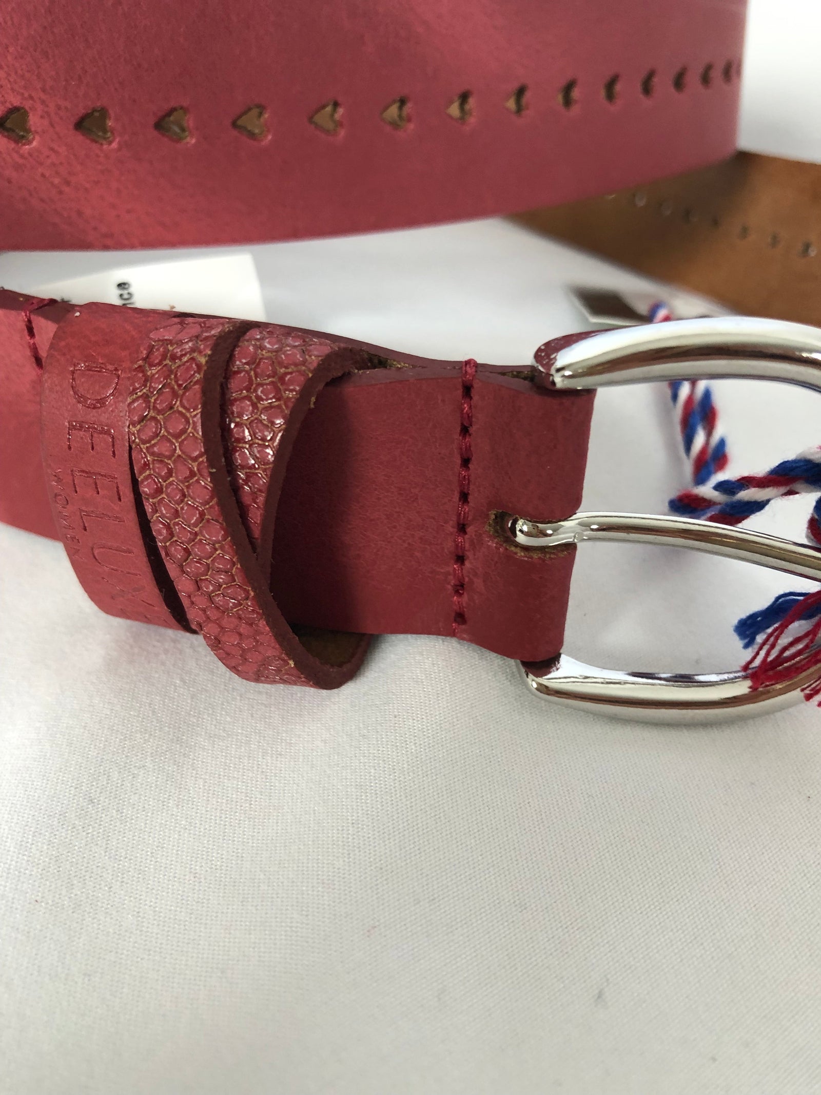 Ceinture en cuir couleur bordeaux Deeluxe