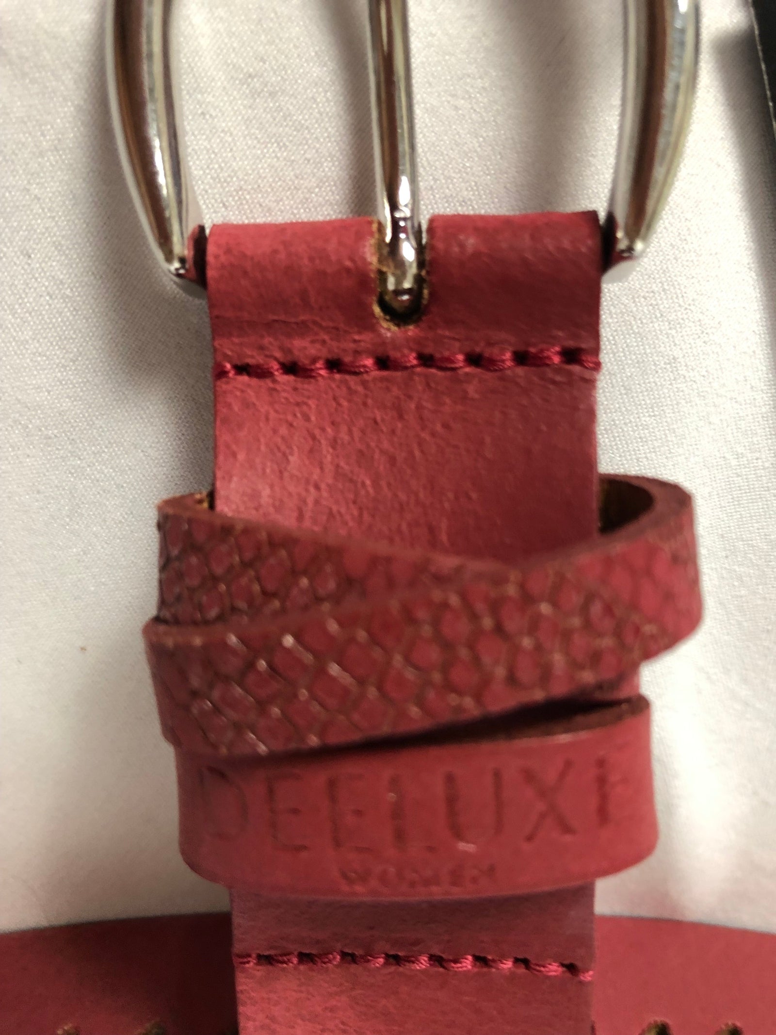 Ceinture en cuir couleur bordeaux Deeluxe