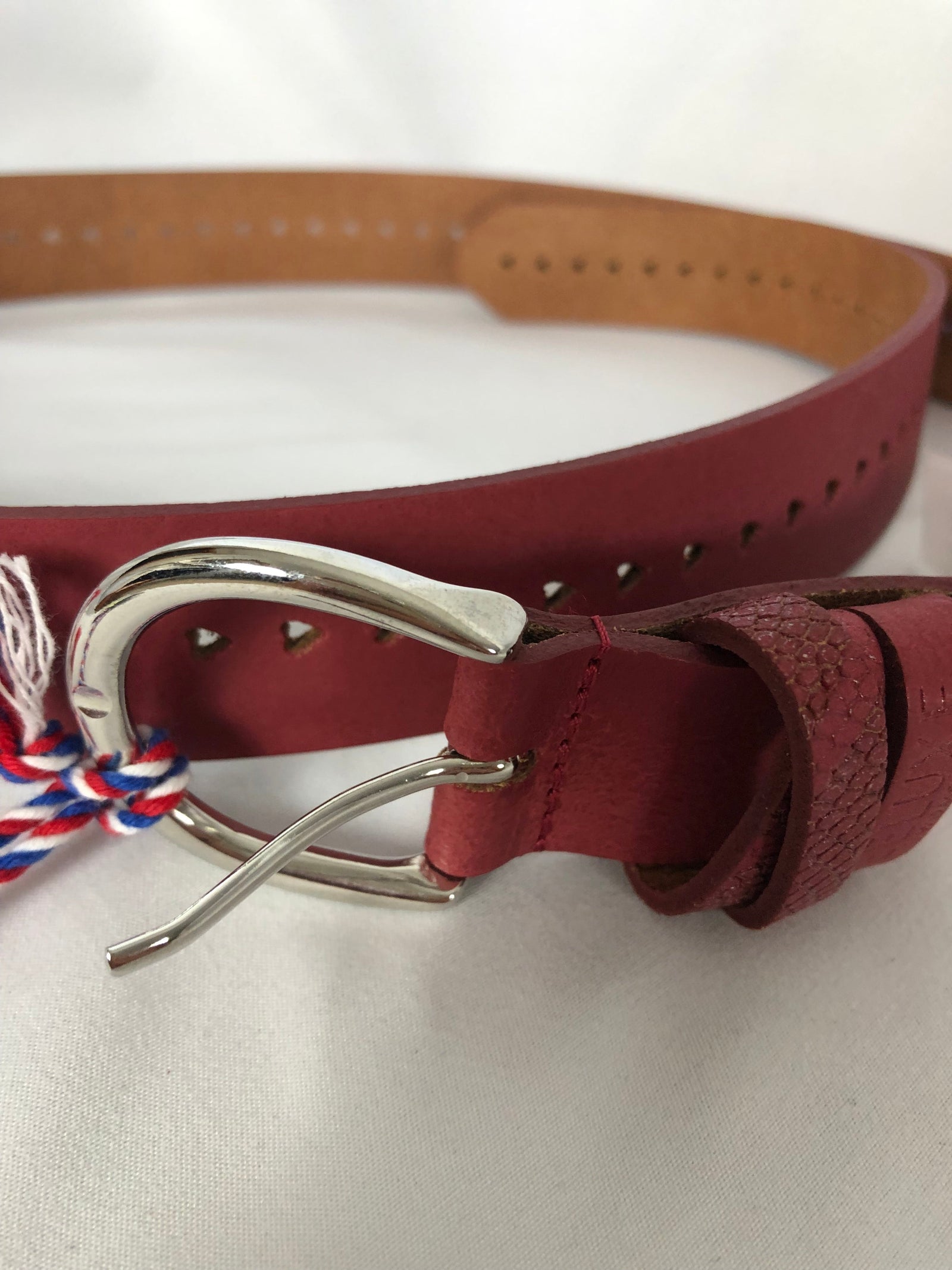 Ceinture en cuir couleur bordeaux Deeluxe