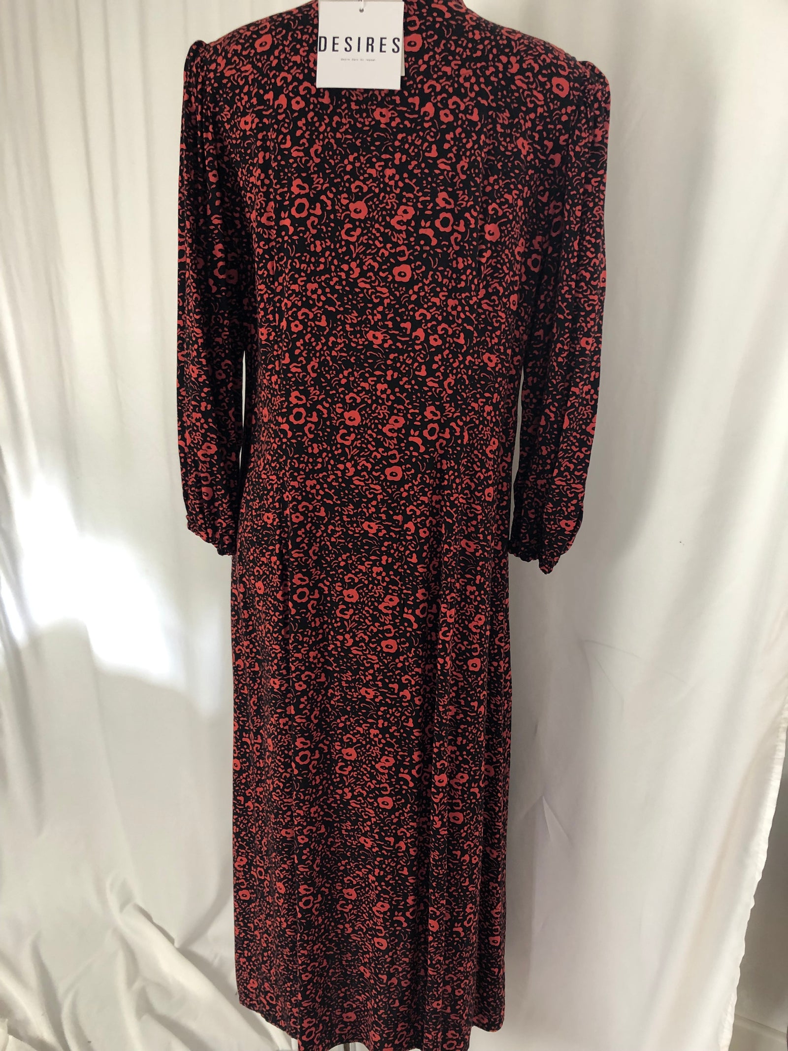 Robe longue rouge et noire coupe large évasée manches 3/4 Desires