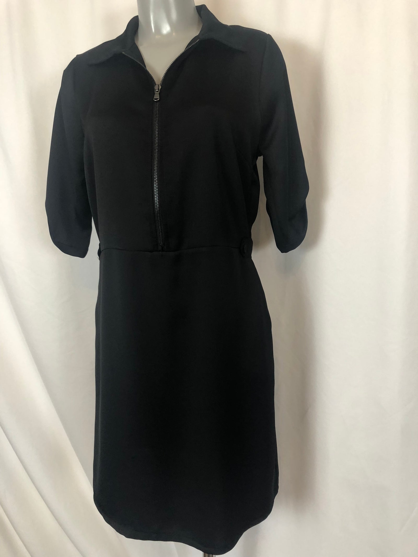 Robe midi satinée noire manches courtes Pako Litto