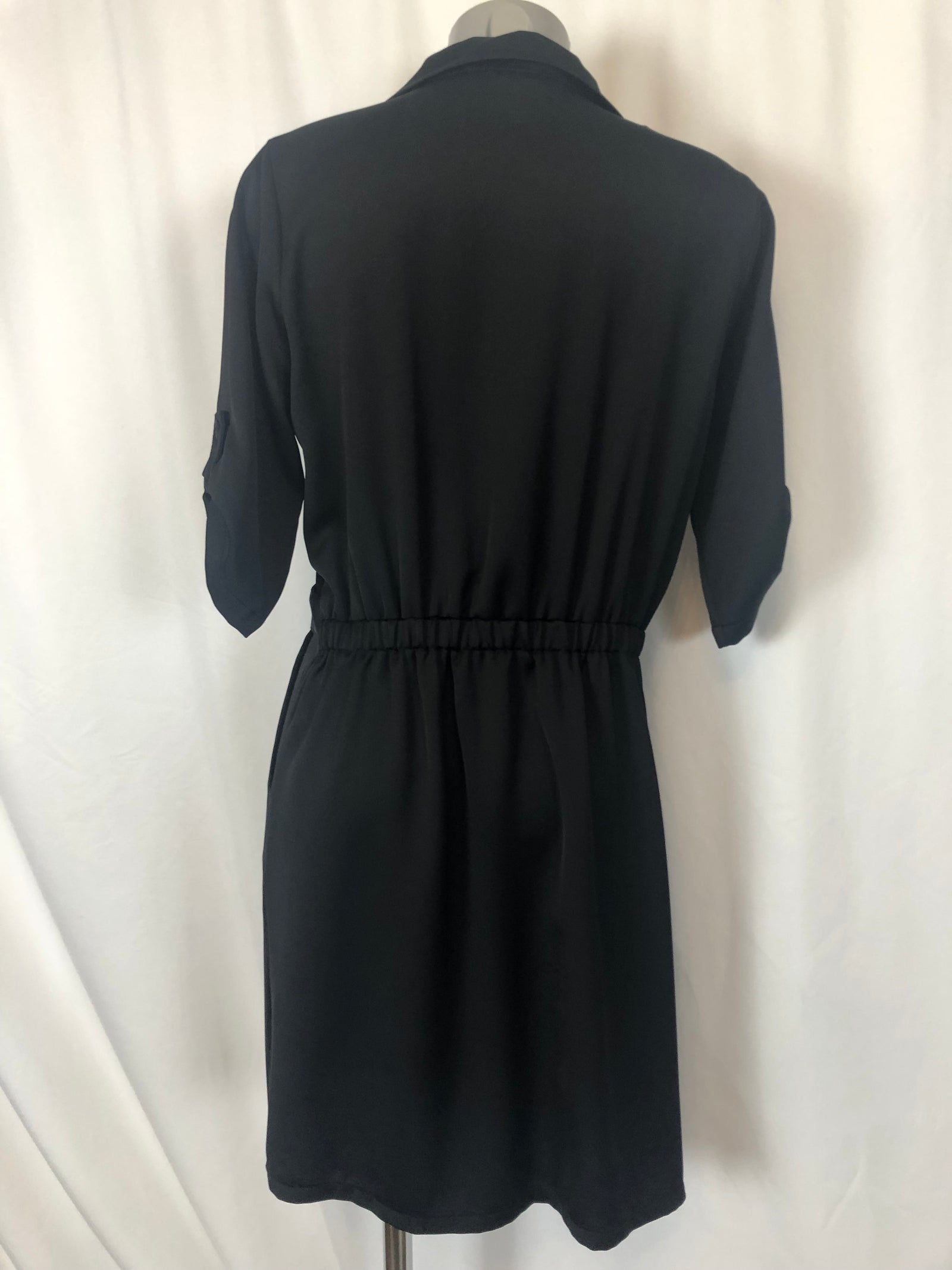 Robe midi satinée noire manches courtes Pako Litto