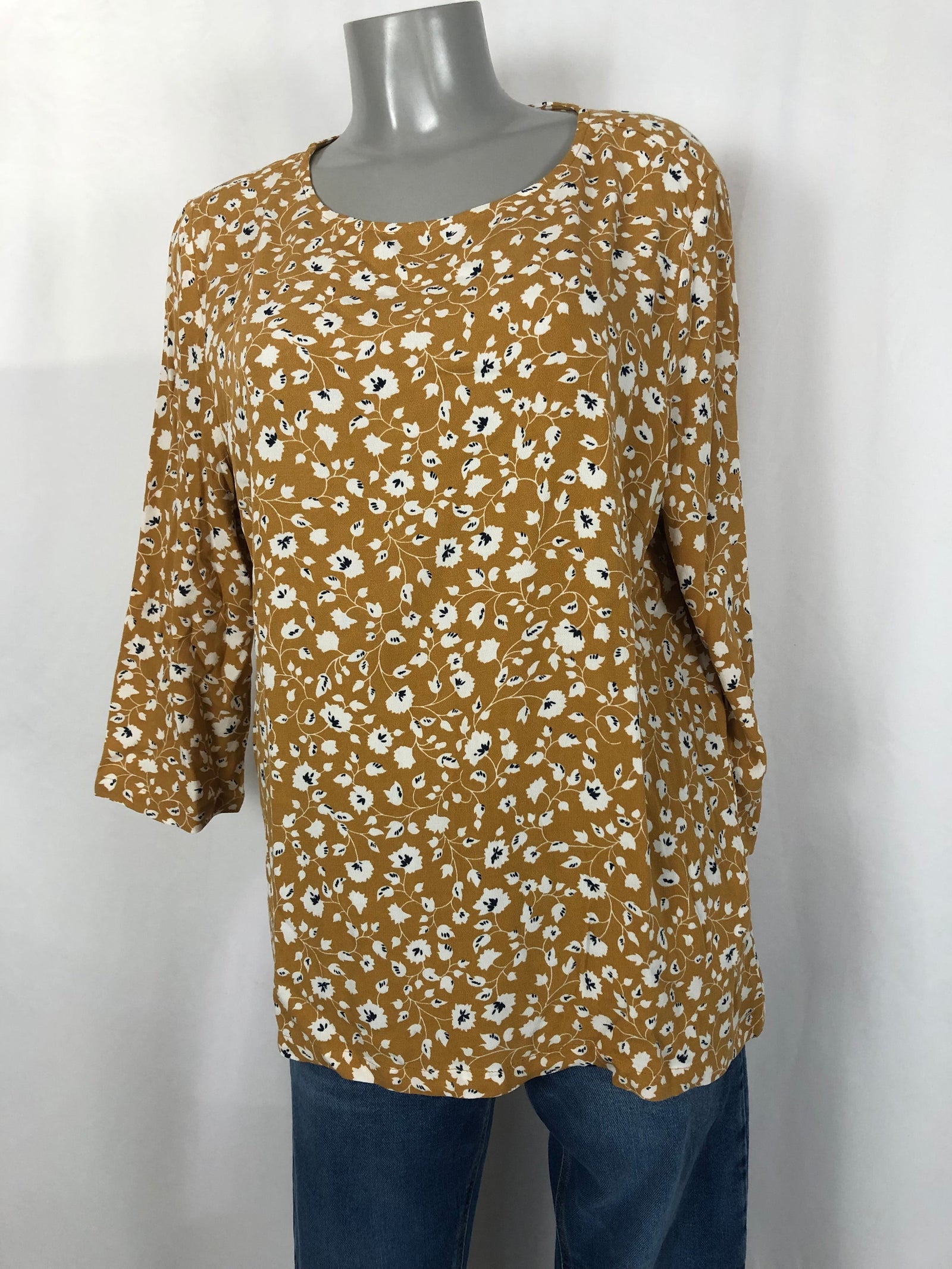 Blouse tissu crêpe orangé coupe classique droite motifs floraux Peppercorn