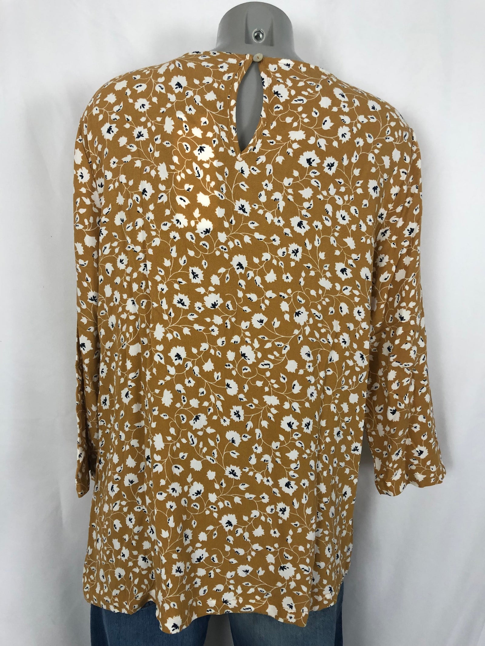 Blouse tissu crêpe orangé coupe classique droite motifs floraux Peppercorn