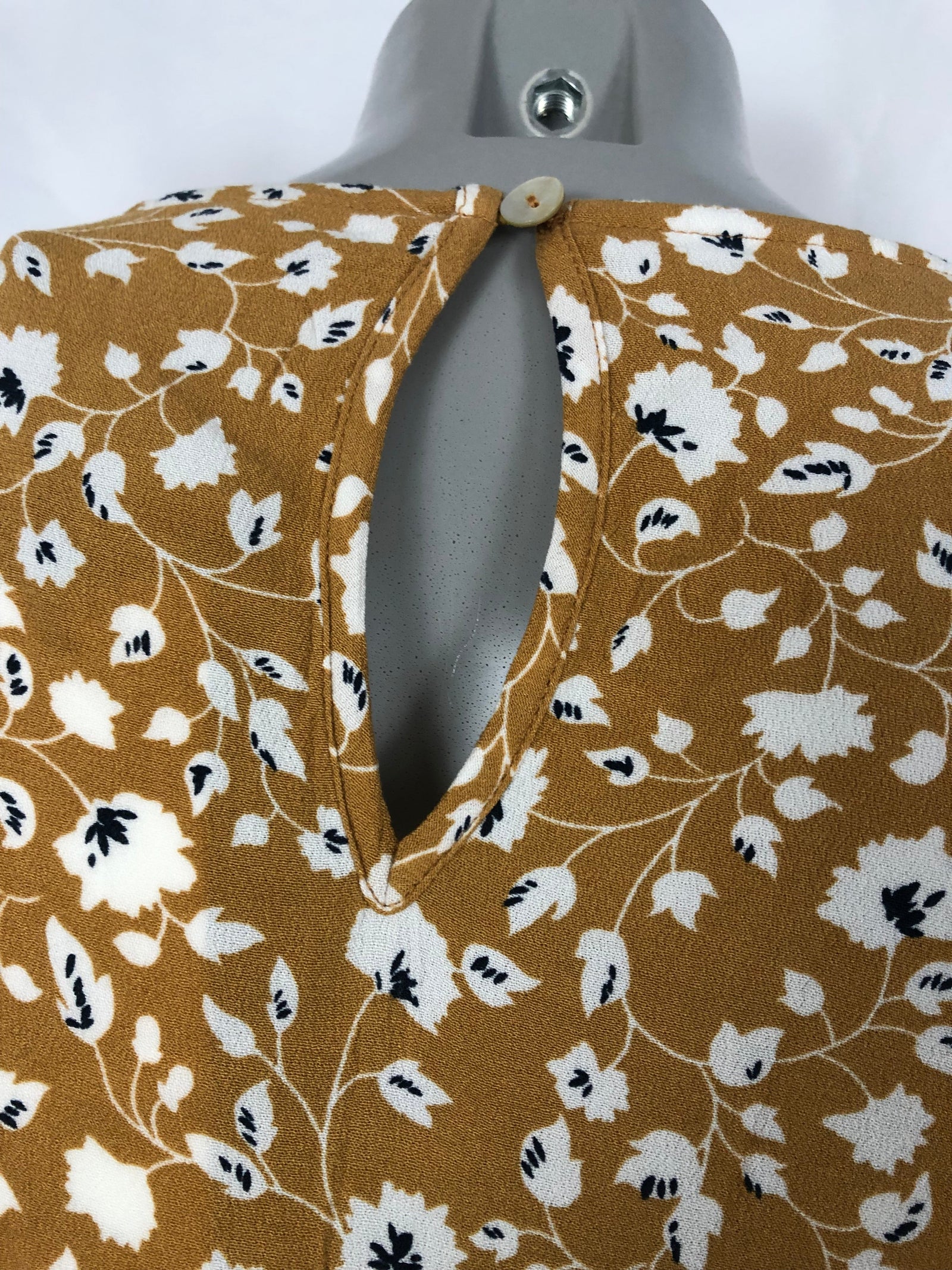 Blouse tissu crêpe orangé coupe classique droite motifs floraux Peppercorn