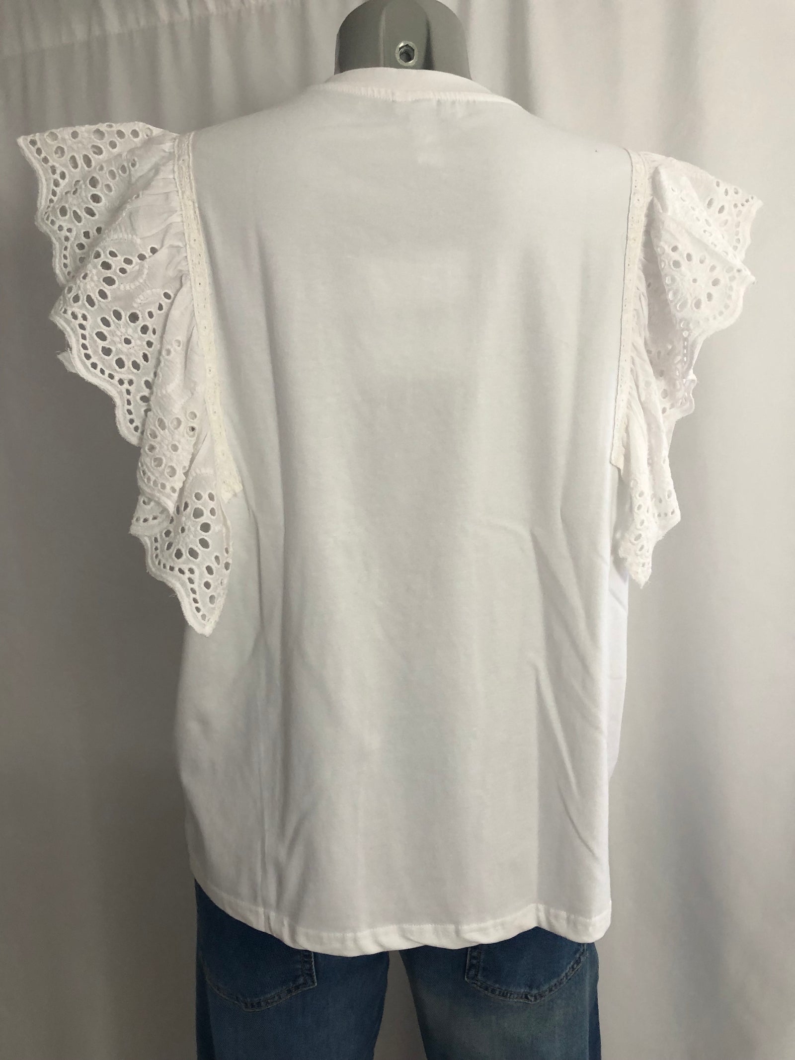 Top blanc sans manches volants broderies coton Desires