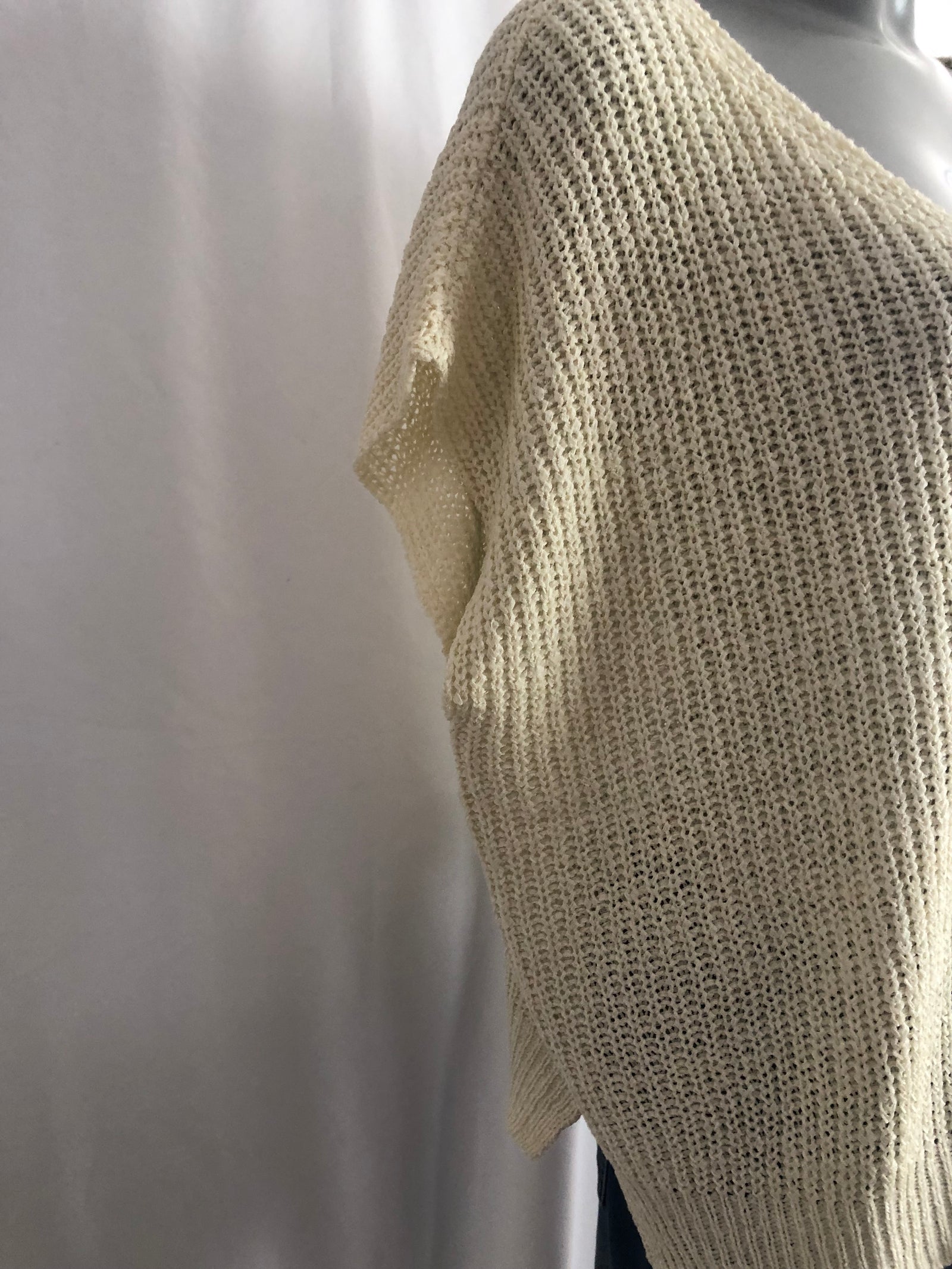 Pull leger blanc écru sans manches coupe droite  souple Peppercorn