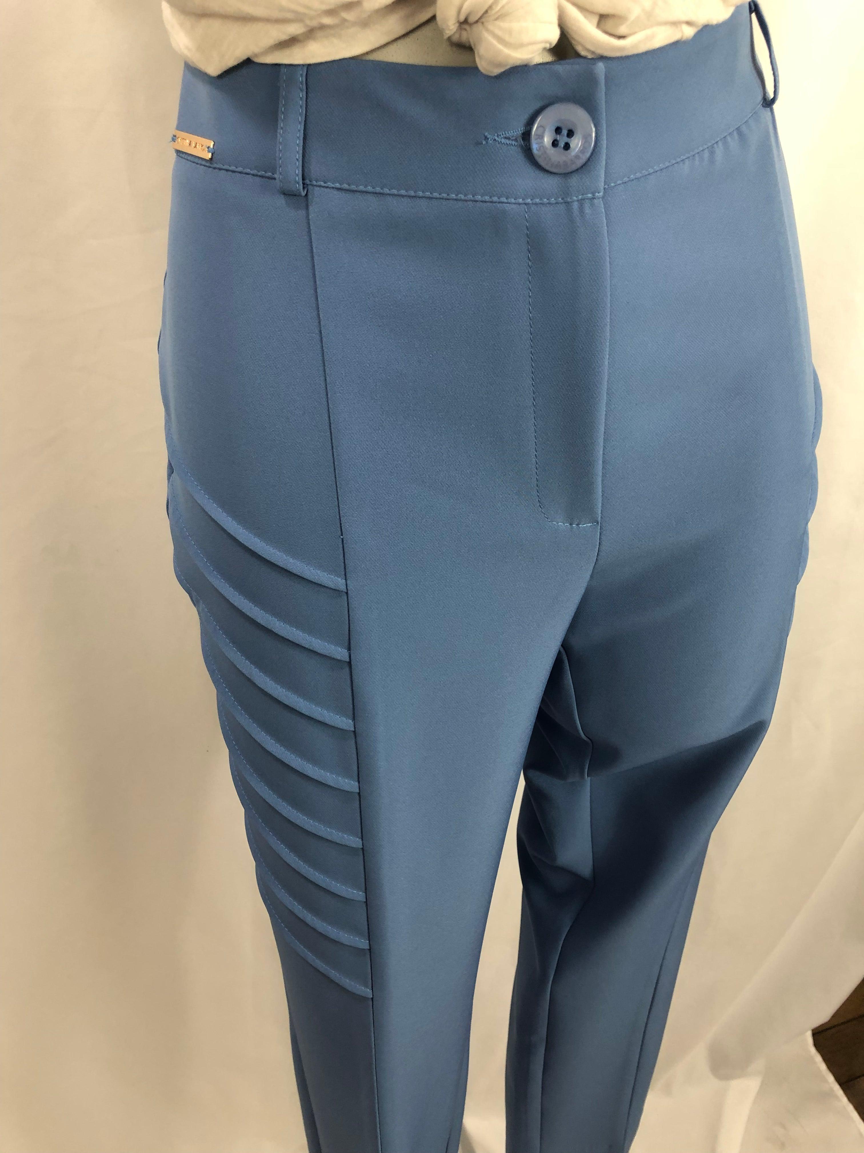 Pantalon de ville bleu ciel coupe fantaisie Christina Barros - Offre-Unique