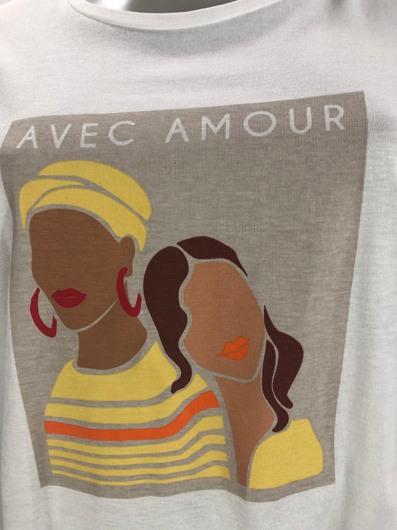 T-shirt manches courtes coupe ample modele Afrique avec Amour C'est beau la Vie - Offre-Unique