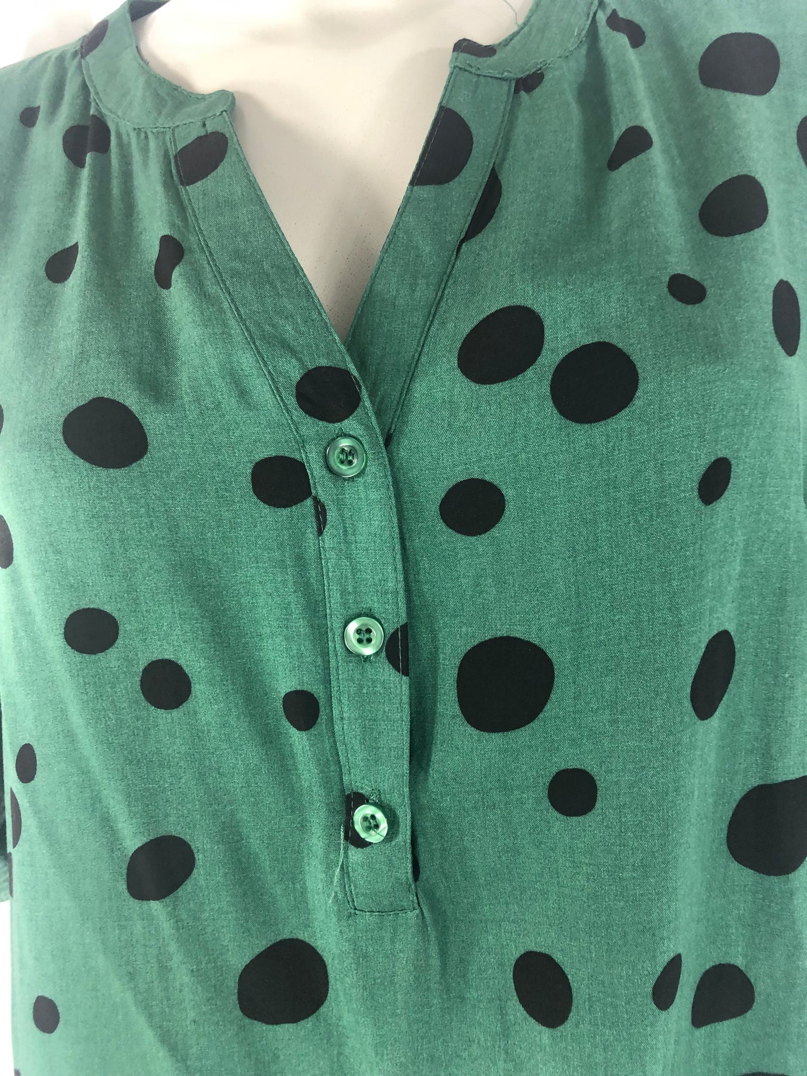 Blouse fluide encolure ronde tons vert bouteille Christy