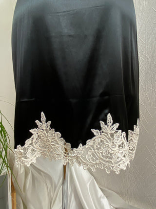 Robe noire à bretelles en dentelles haut de gamme Blumarine